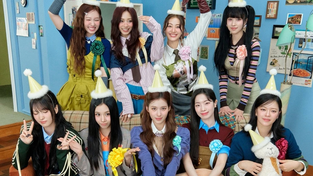 TWICE — 250927 - TWICE Twitter Update - TWICE 'THIS IS FOR' World