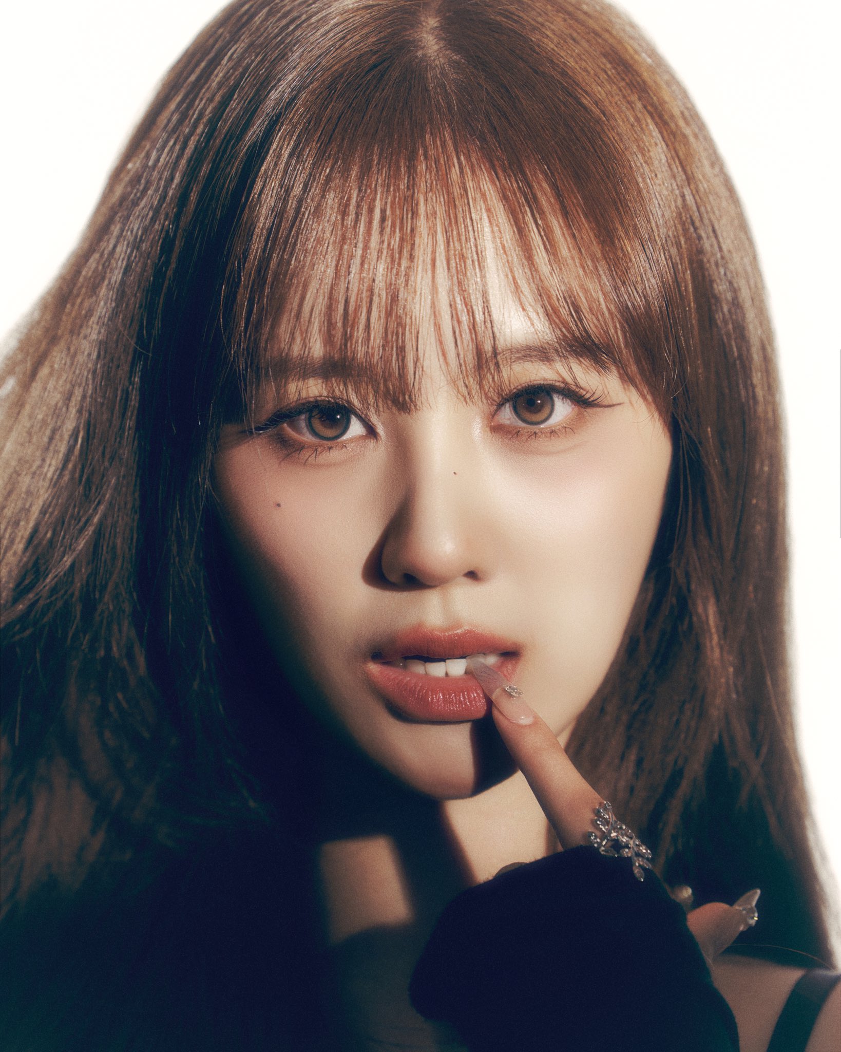 Hayun — 250301 - PRIMROSE Twitter Update with HAYUN HQ Photos