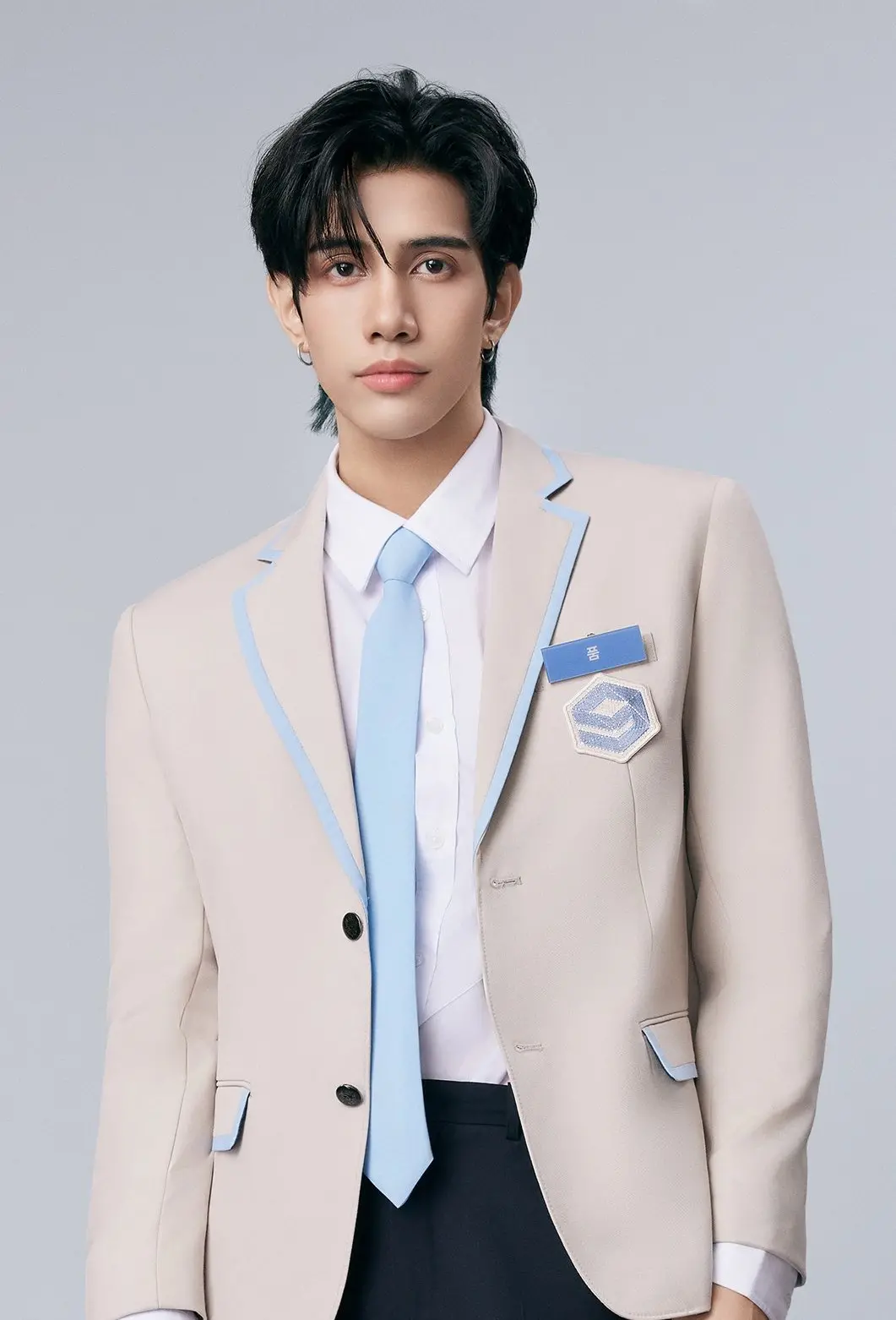 Phoom — Profile, Age 24, Height, Birthday & Facts (2026) | kpopping