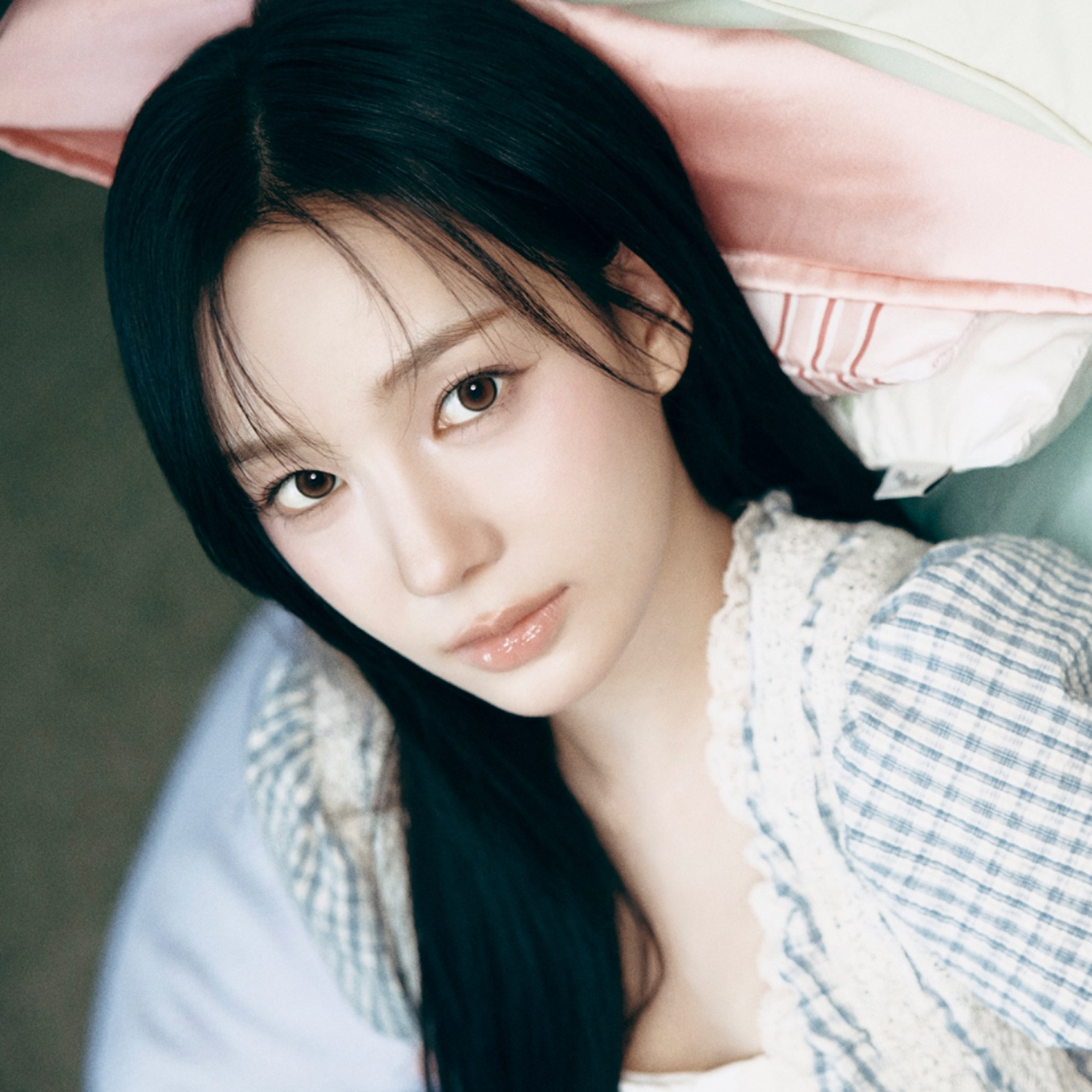 izna (이즈나) — Kpop Group Profile | kpopping