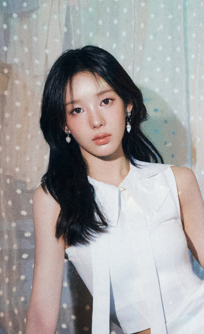 izna (이즈나) — K-pop Group Profile | kpopping