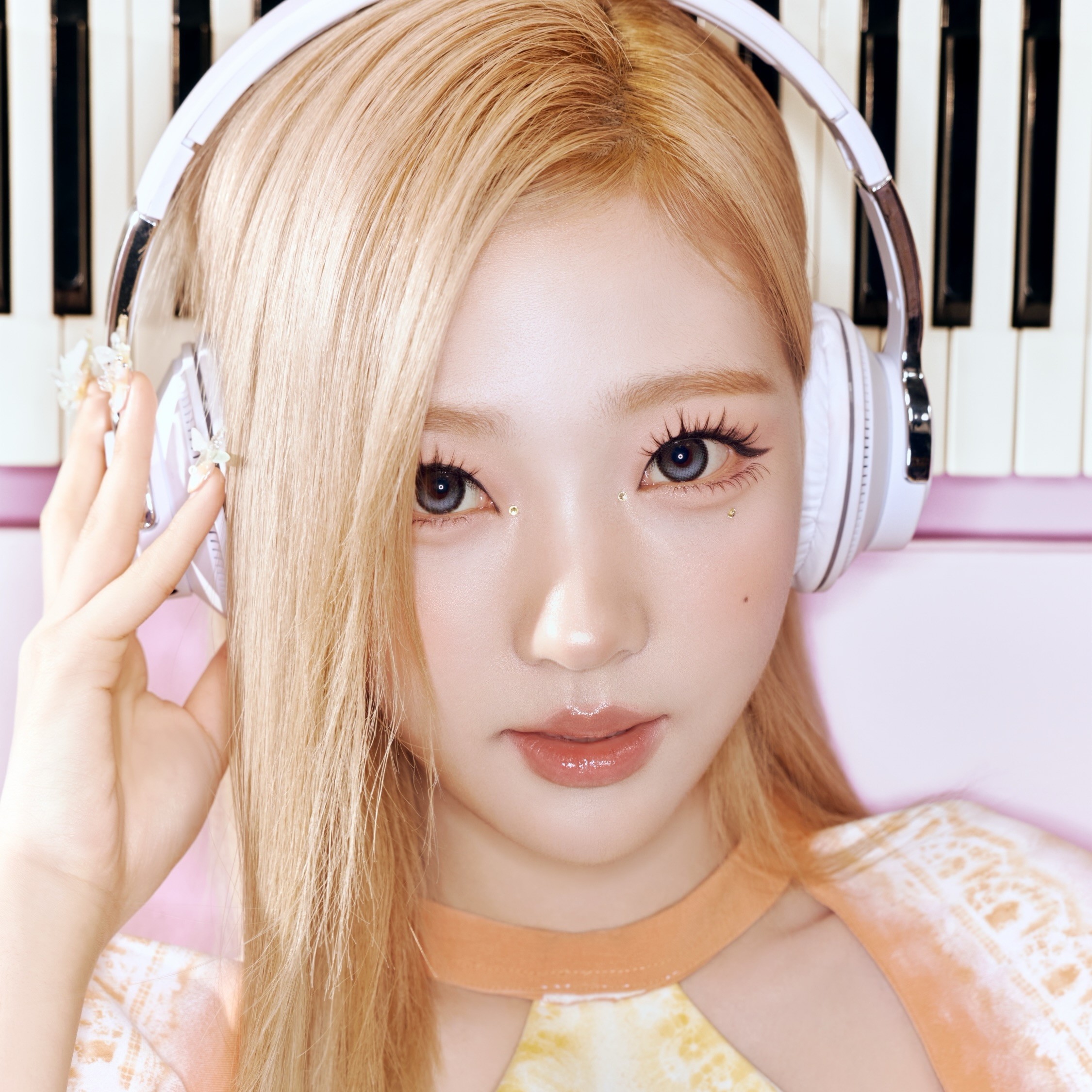 Stella (Hearts2Hearts) profile, age, MBTI & facts | kpopping