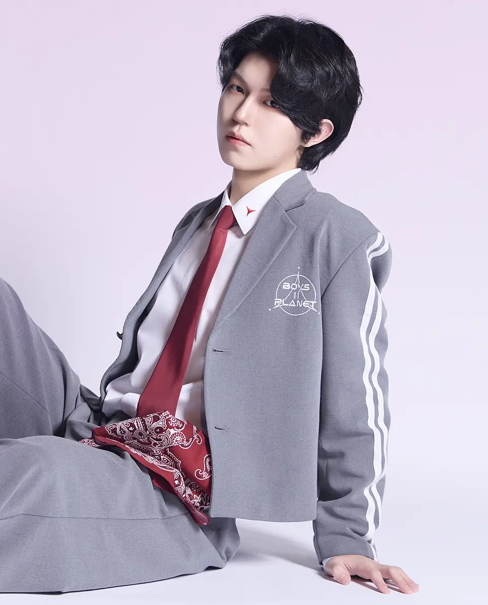 Weng Wei Dong — Profile, Age 23, Height, Birthday & Facts (2026) | kpopping