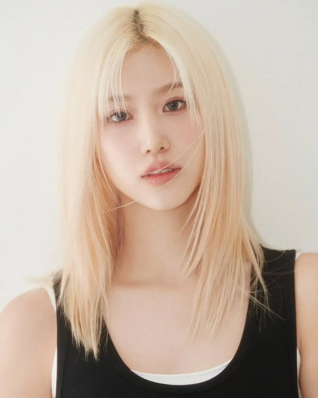 Wish (ViV) — K-pop Idol Profile | kpopping