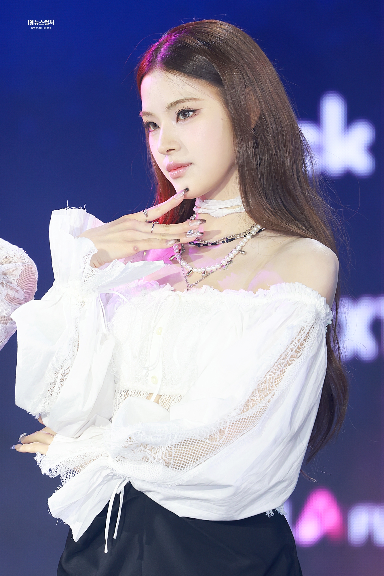 Mai — 260211 Mai at 2026 D-Awards HQ Photos | kpopping