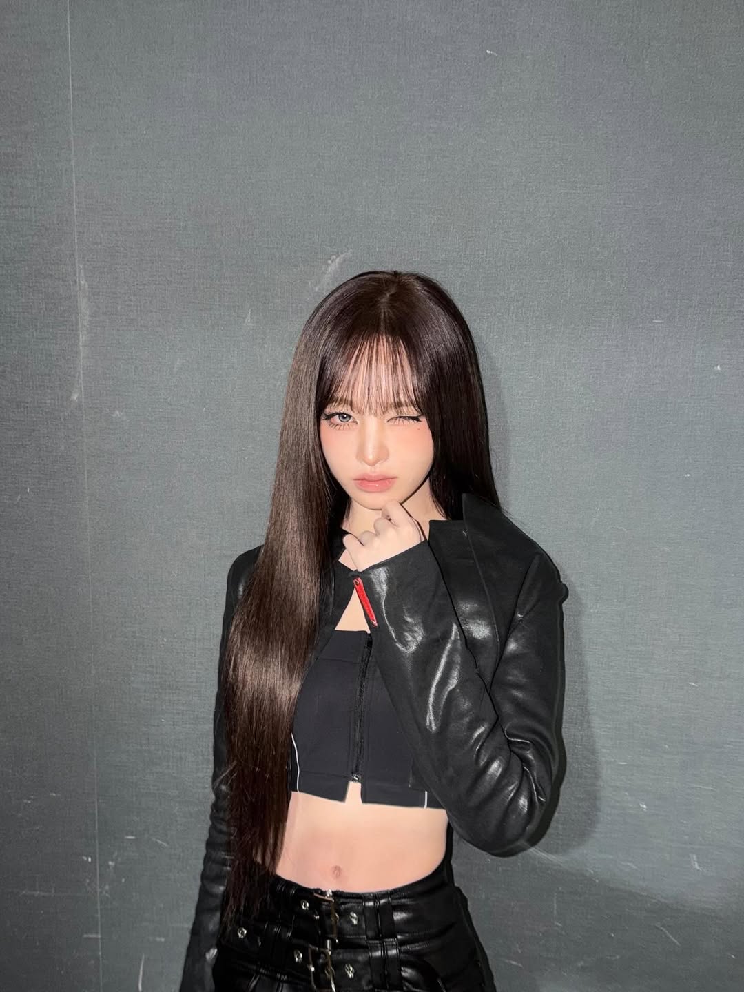 Liz — 260212 Liz Instagram Update HQ Photos