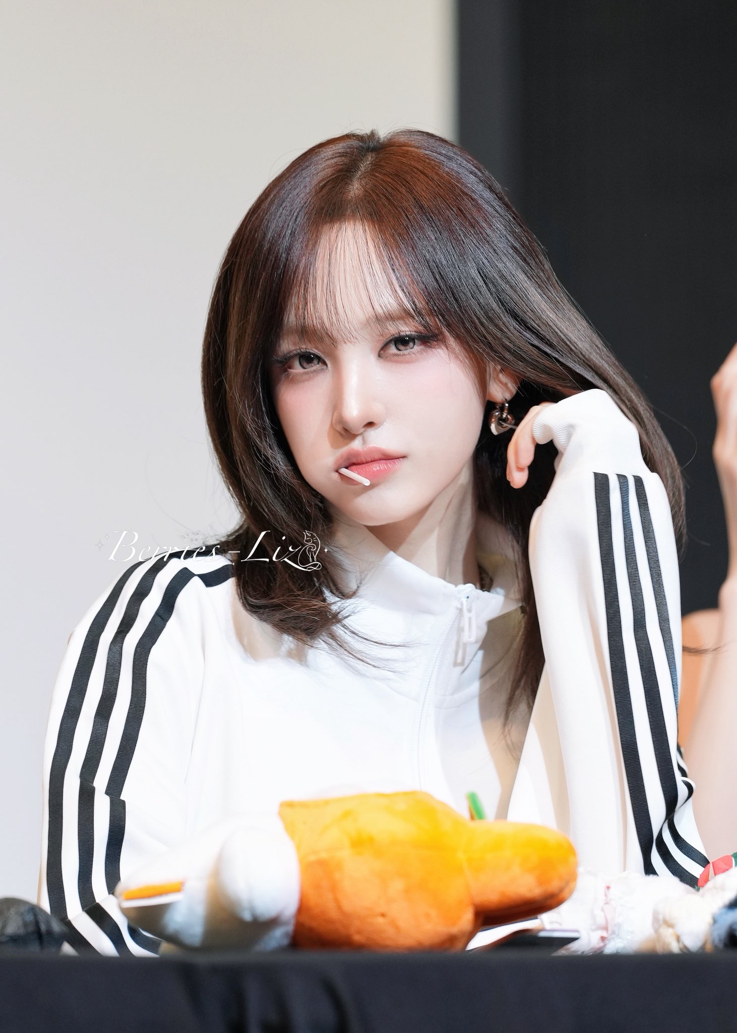 Liz — 260228 Liz at MUSICKOREA Fansign Event HQ Photos | kpopping
