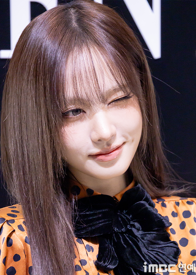 Liz — 260320 Liz at VALENTINO Photowall HQ Photos