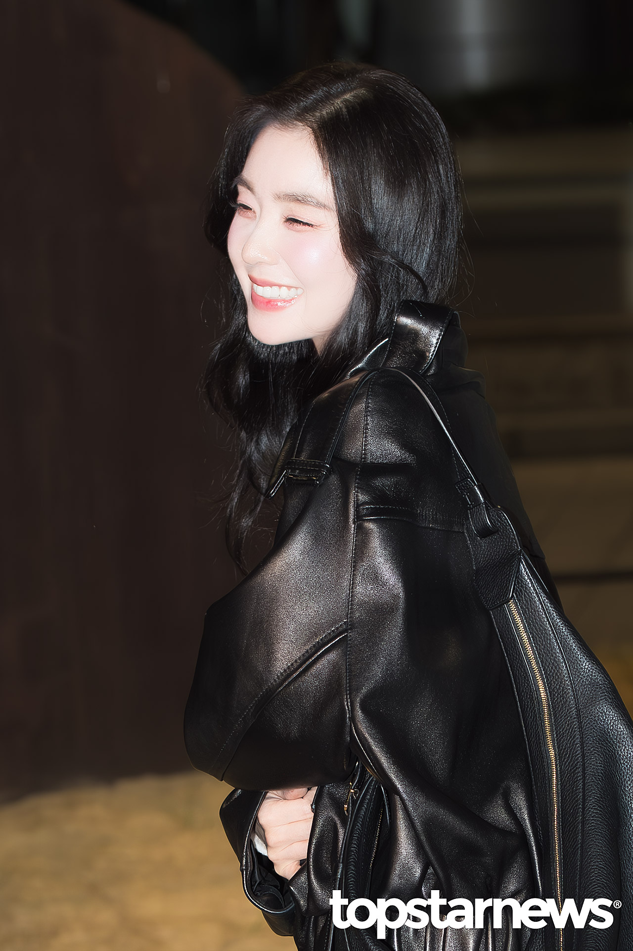 Irene — 260330 IRENE - Young Street Commute HQ Photos | kpopping