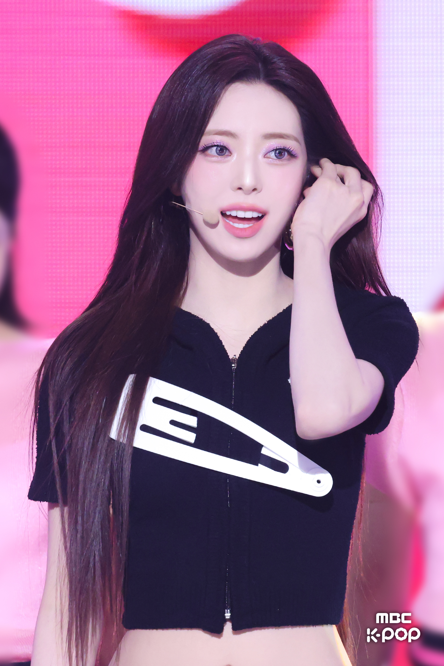 Yuna — 260404 Yuna “Ice Cream” at MBC Music Core HQ Photos