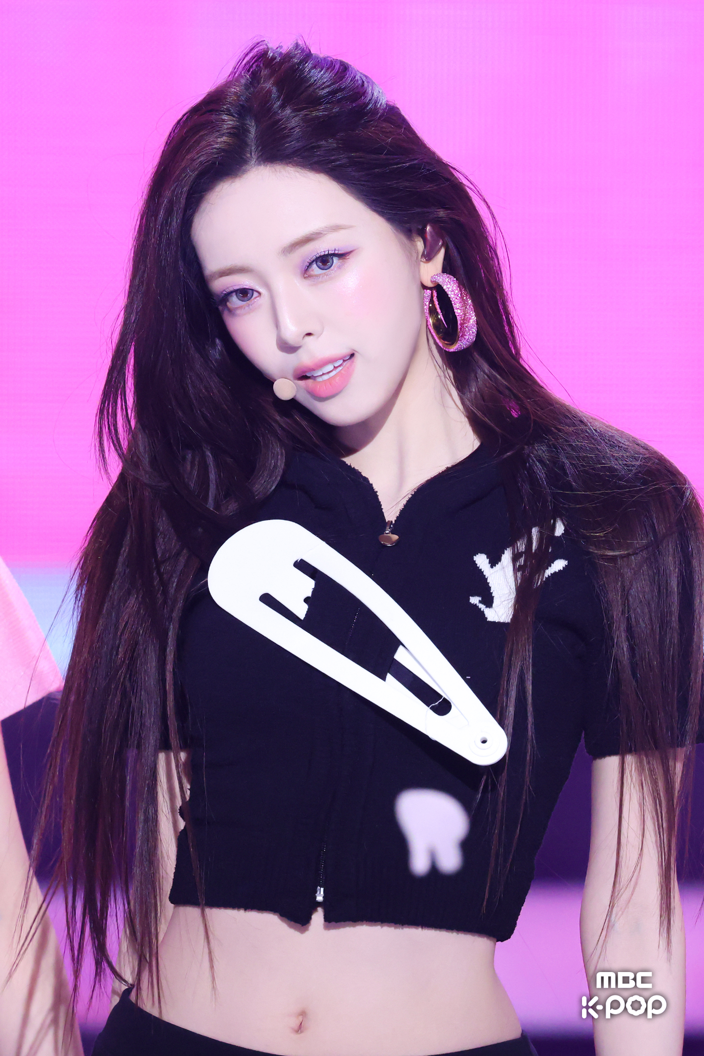 Yuna — 260404 Yuna “Ice Cream” at MBC Music Core HQ Photos | kpopping