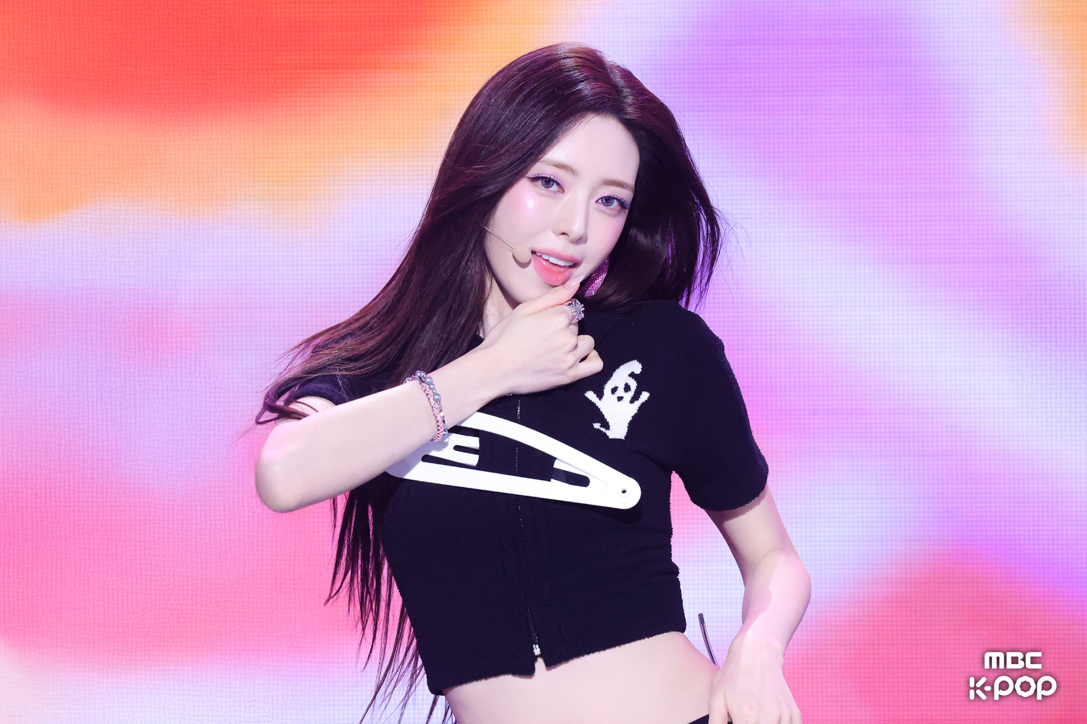 Yuna — 260404 Yuna “Ice Cream” at MBC Music Core HQ Photos | kpopping
