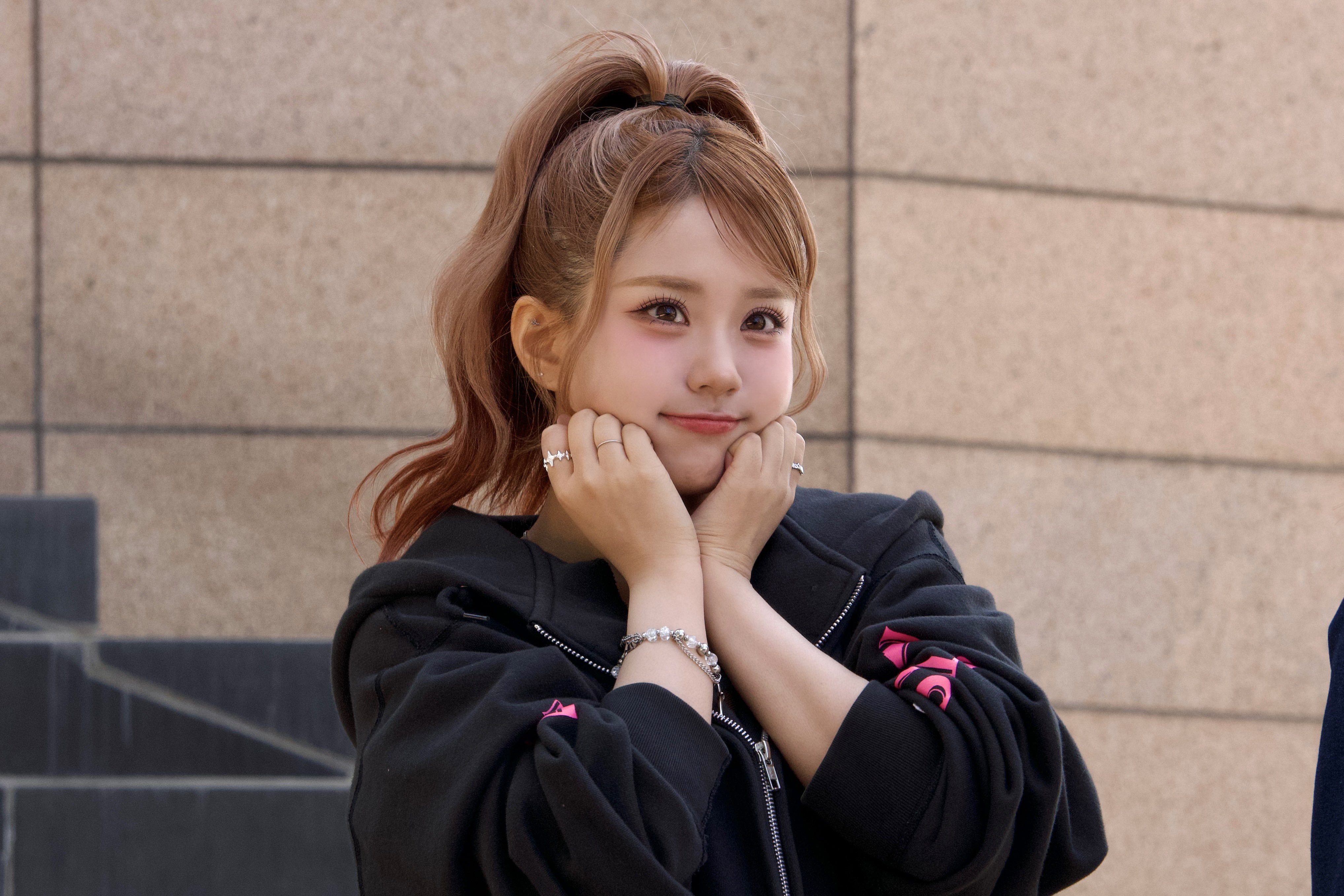Yuna — 241112 - CSR Twitter Update with YUNA HQ Photos | kpopping