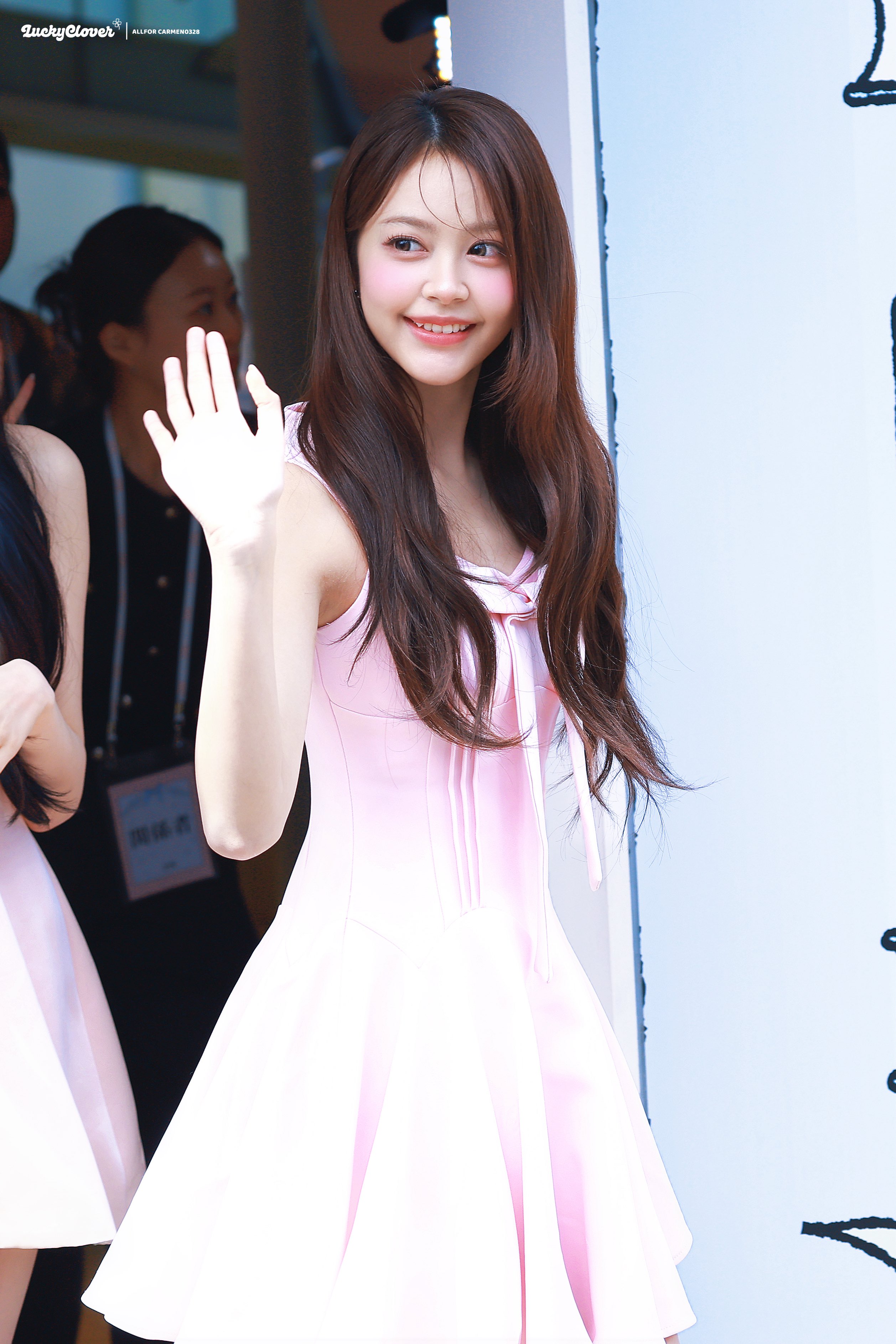 Carmen Aounさん専用 Carmen — 260409 Carmen at 2aN POP-UP in Japan HQ Photos | kpopping
