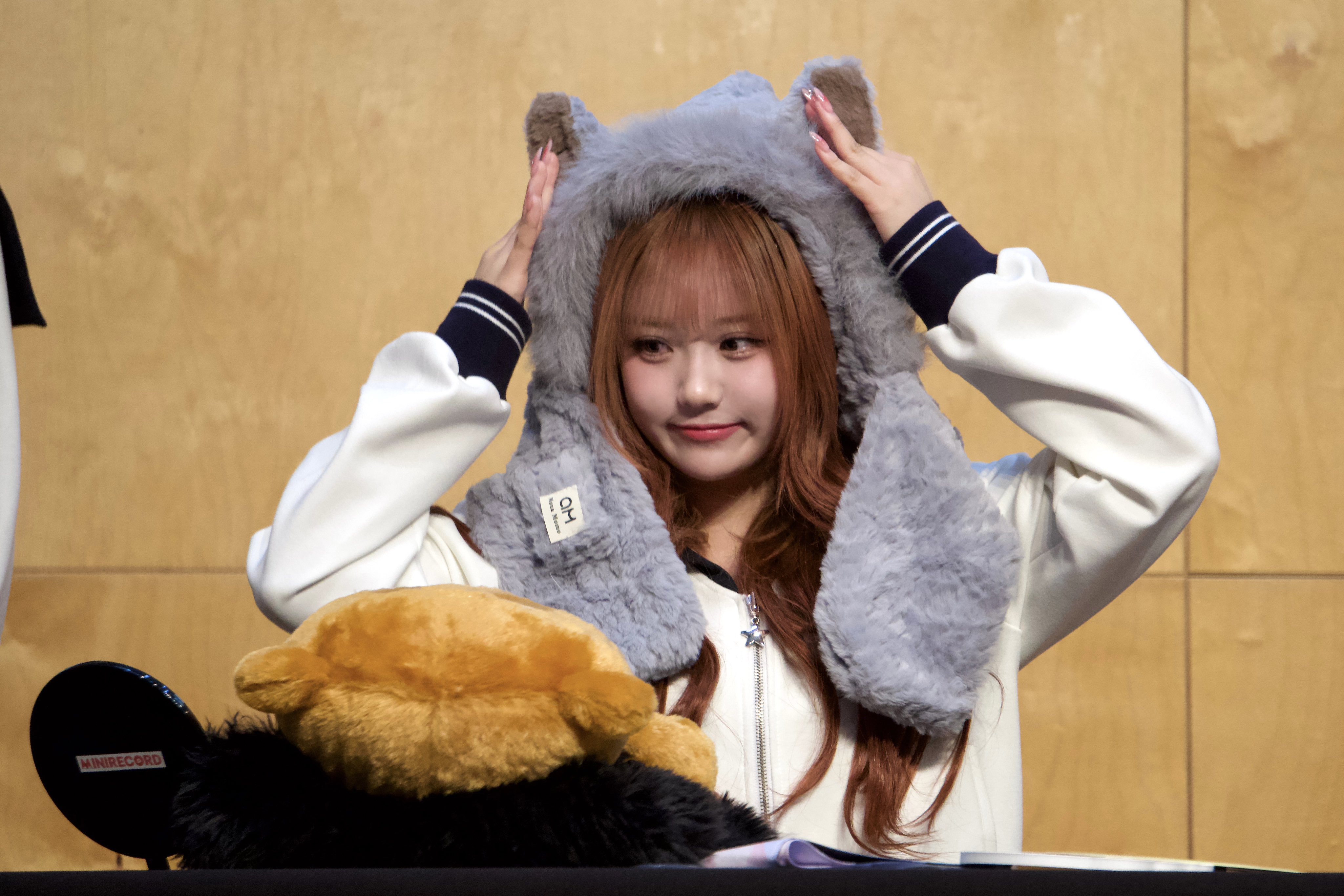 Yuna — 241112 - CSR Twitter Update with YUNA HQ Photos | kpopping
