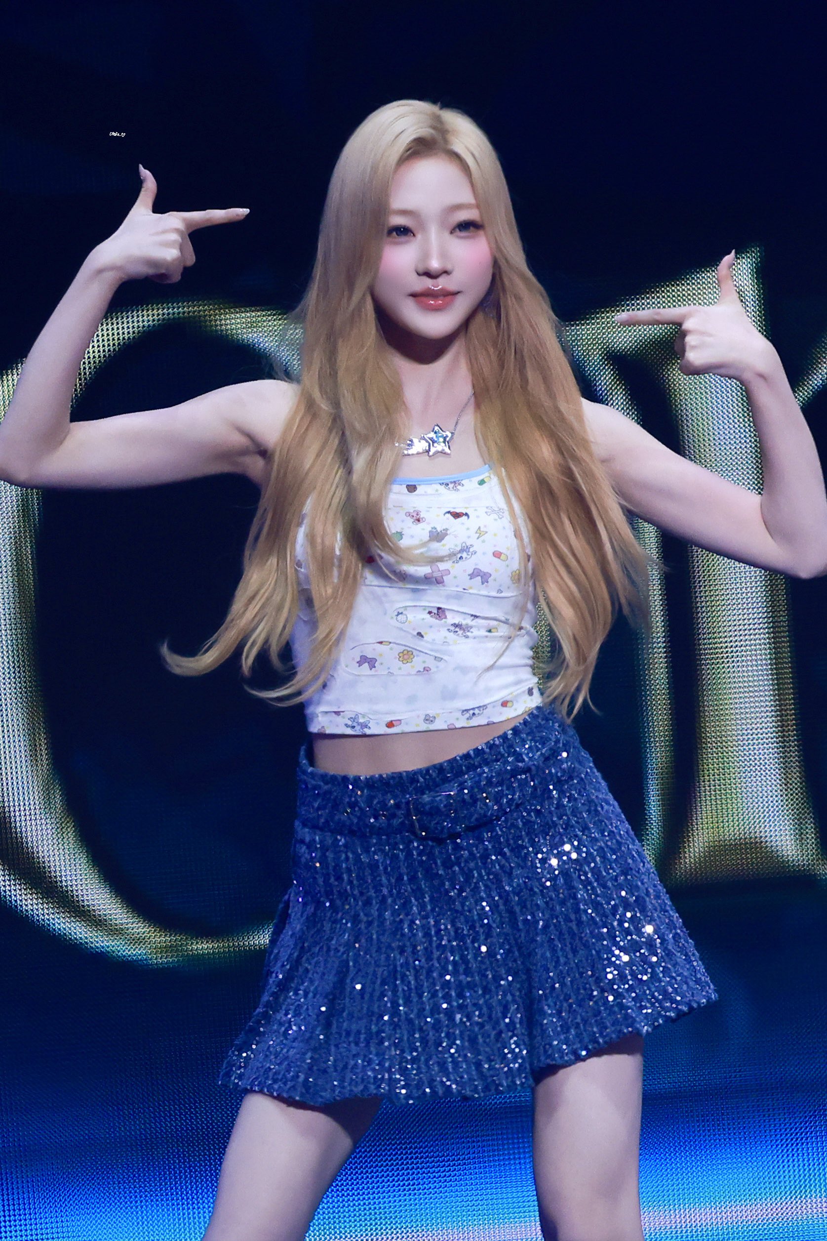 Stella — 260412 Stella at “The Performance” in Japan HQ Photos
