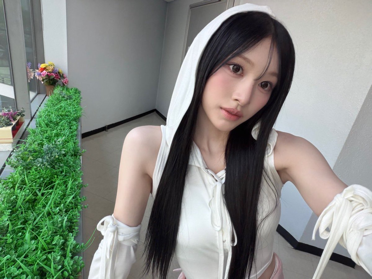 Minami — 260413 RESCENE Twitter Update - Minami HQ Photos