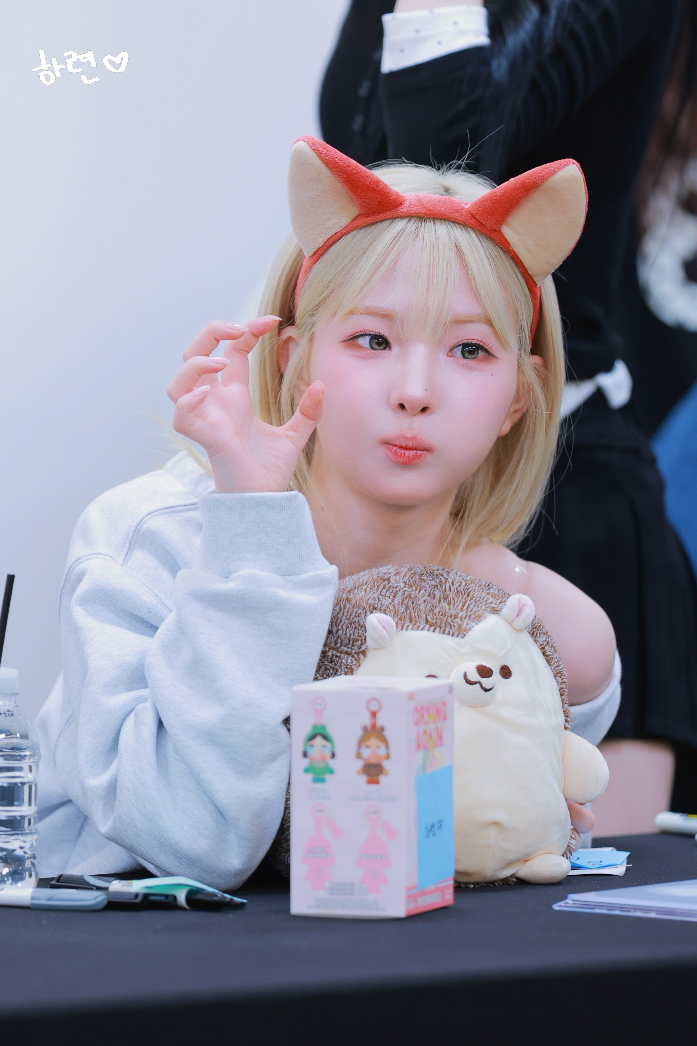 HaYeon — 260412 HaYeon at Jump Up Fansign HQ Photos | kpopping