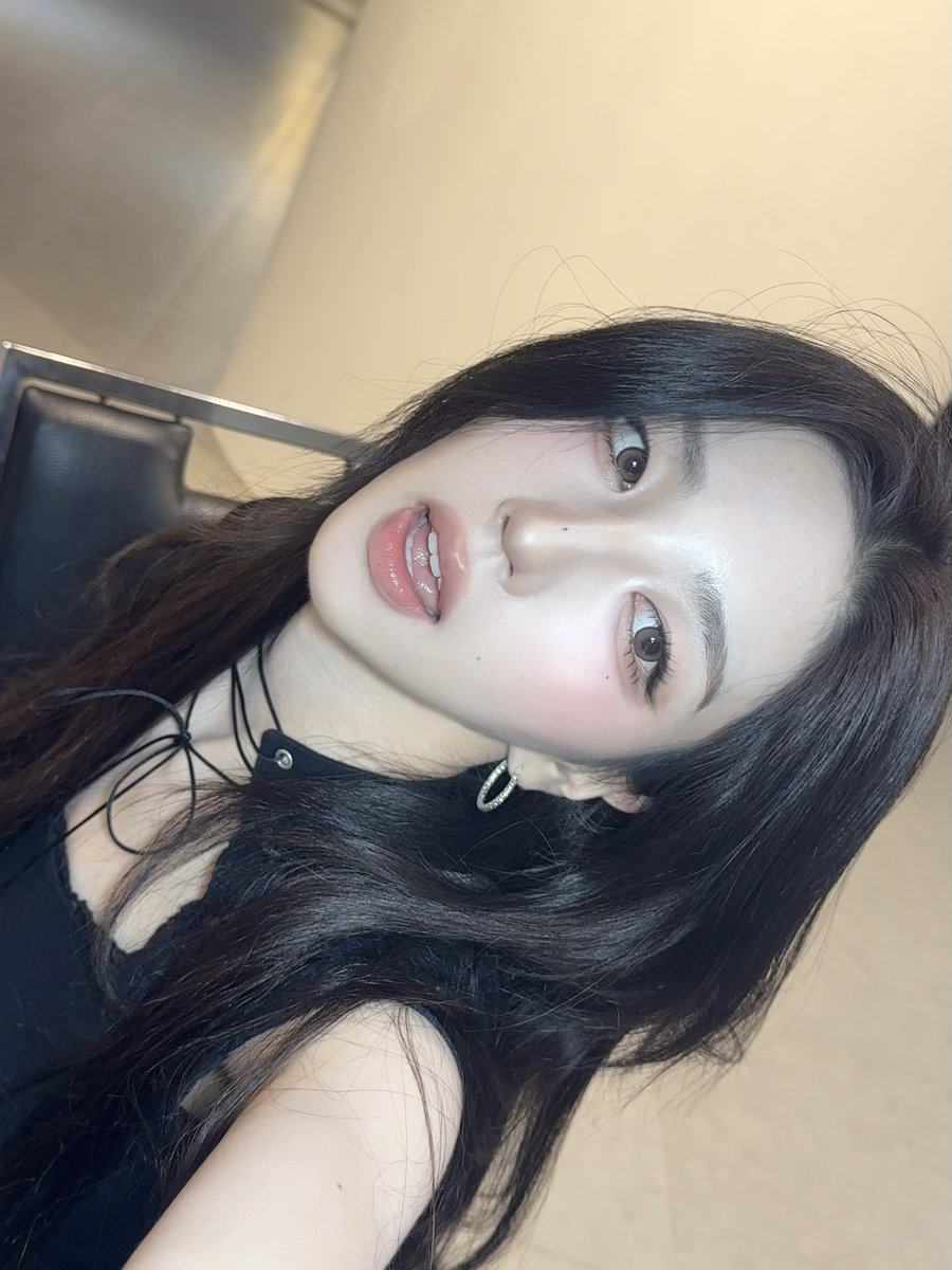 SoHyun — 260420 tripleS SNS Update - SoHyun HQ Photos | kpopping