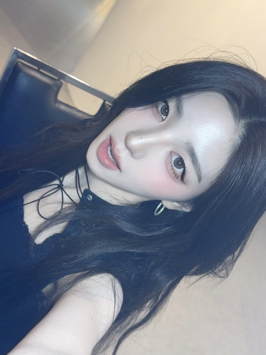 SoHyun — 260420 tripleS SNS Update - SoHyun HQ Photos
