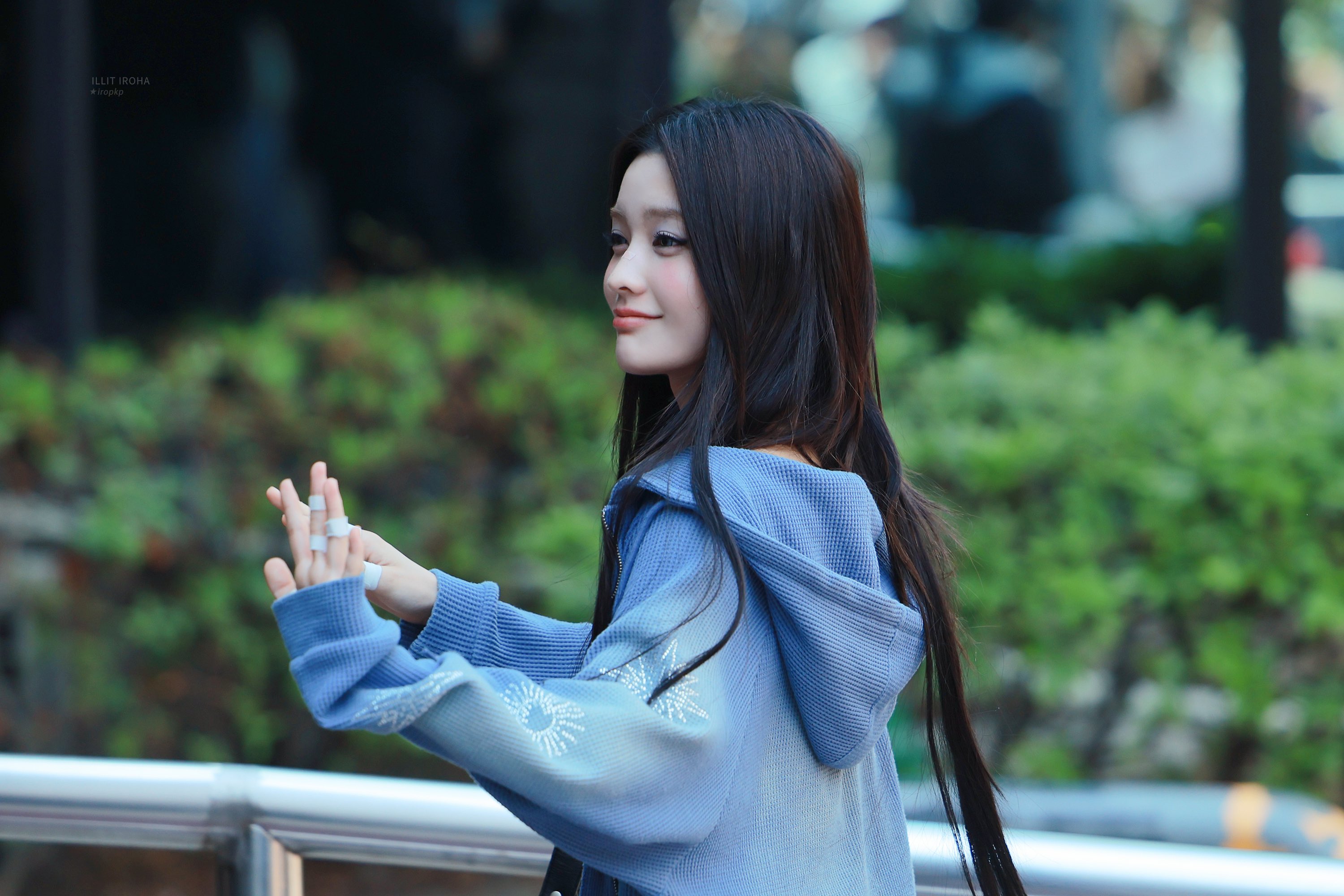 Iroha — 260501 Iroha at KBS Music Bank HQ Photos | kpopping