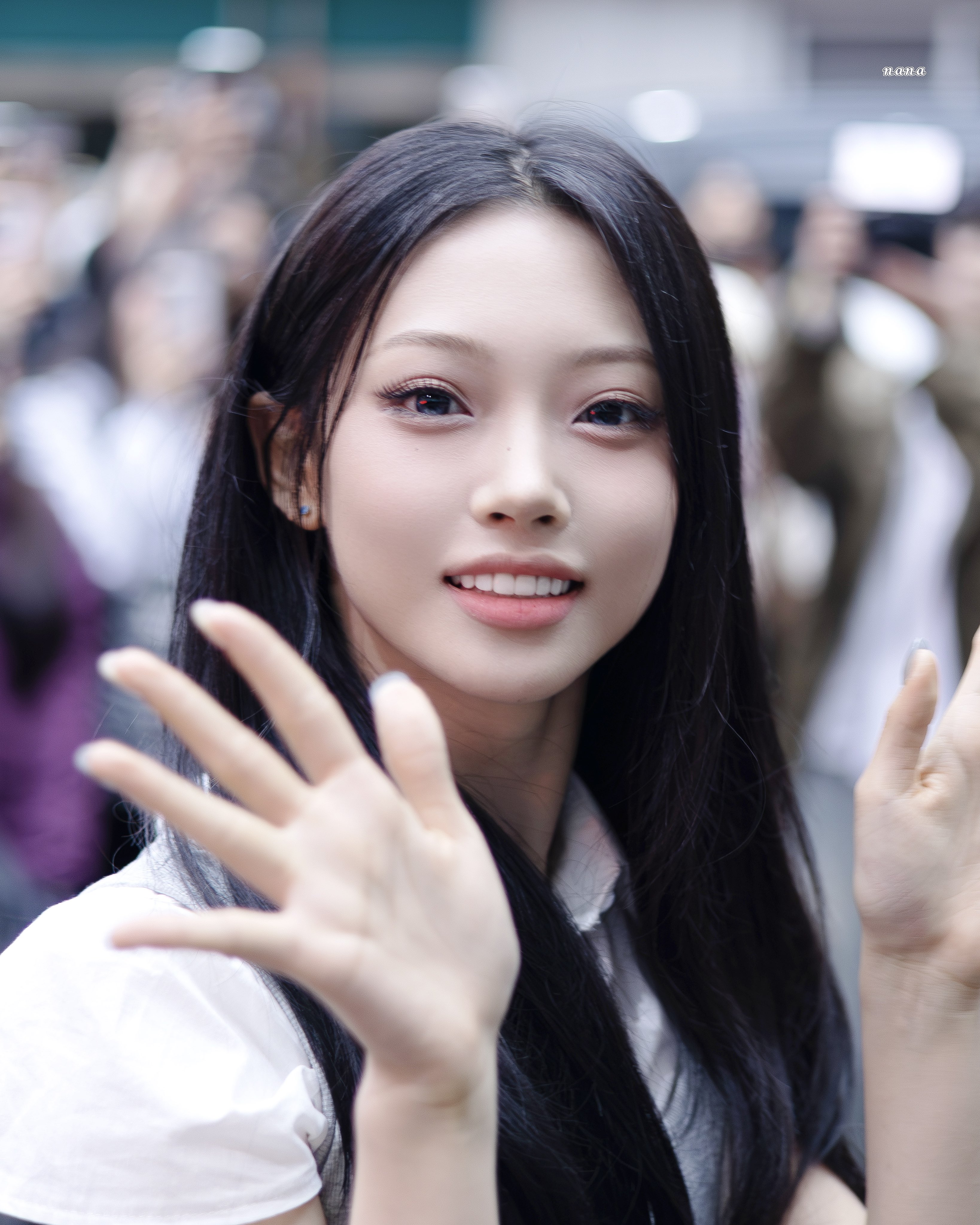 Tina — 260503 Tina at DEBUT POP-UP HQ Photos | kpopping