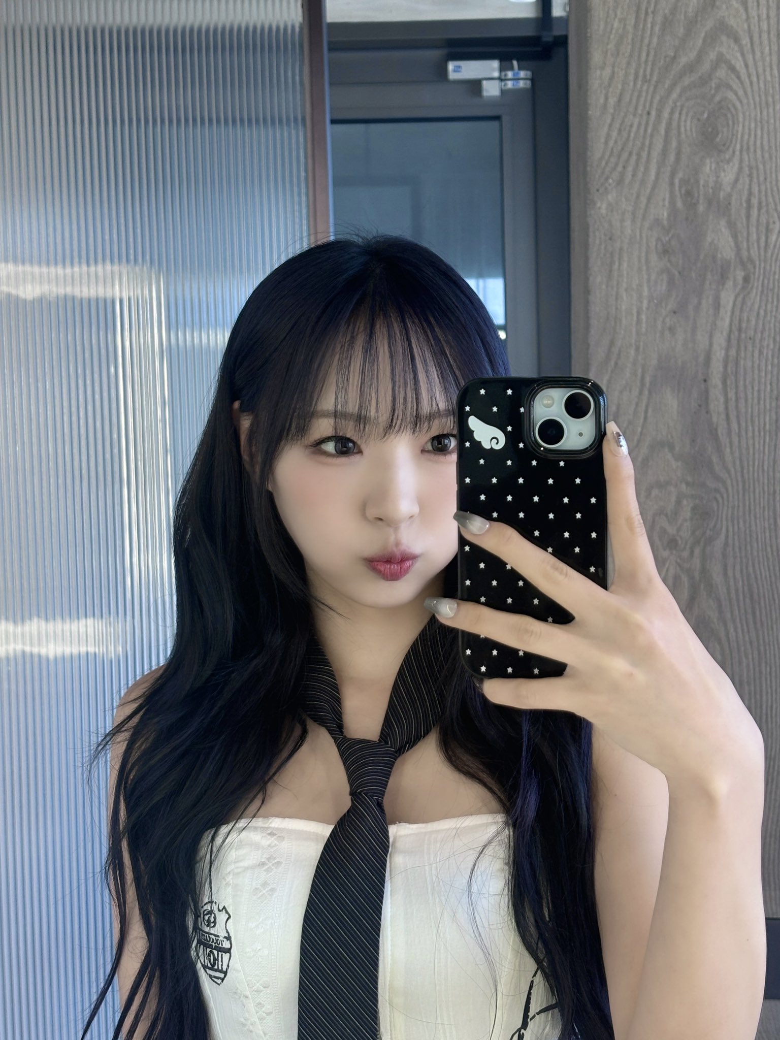 Yume — 240131 ViV Twitter Update - Yume HQ Photos | kpopping