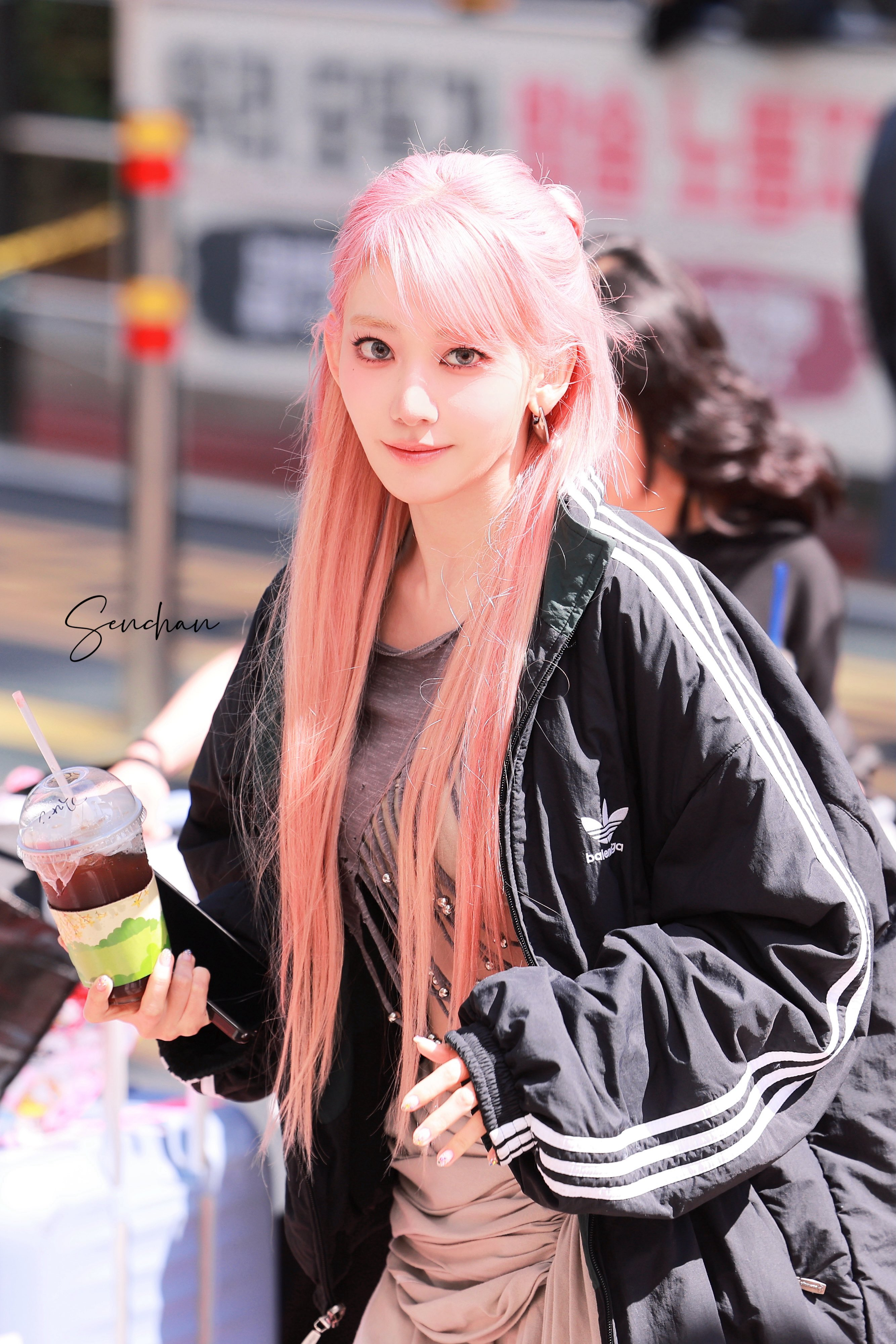 Sakura — 260522 Sakura at KBS Music Bank HQ Photos | kpopping