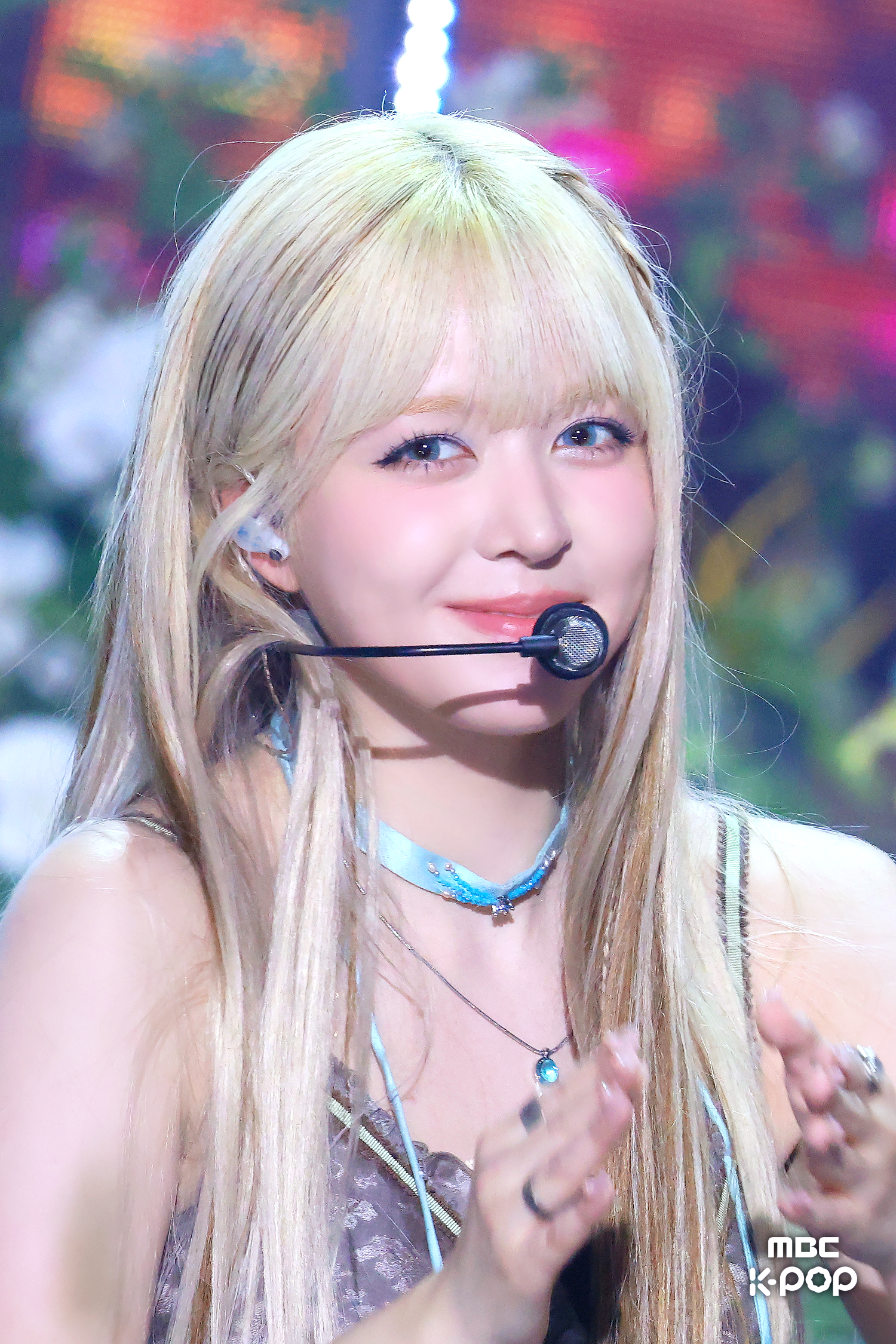Lily — 260516 Lily at Show! Music Core HQ Photos | kpopping