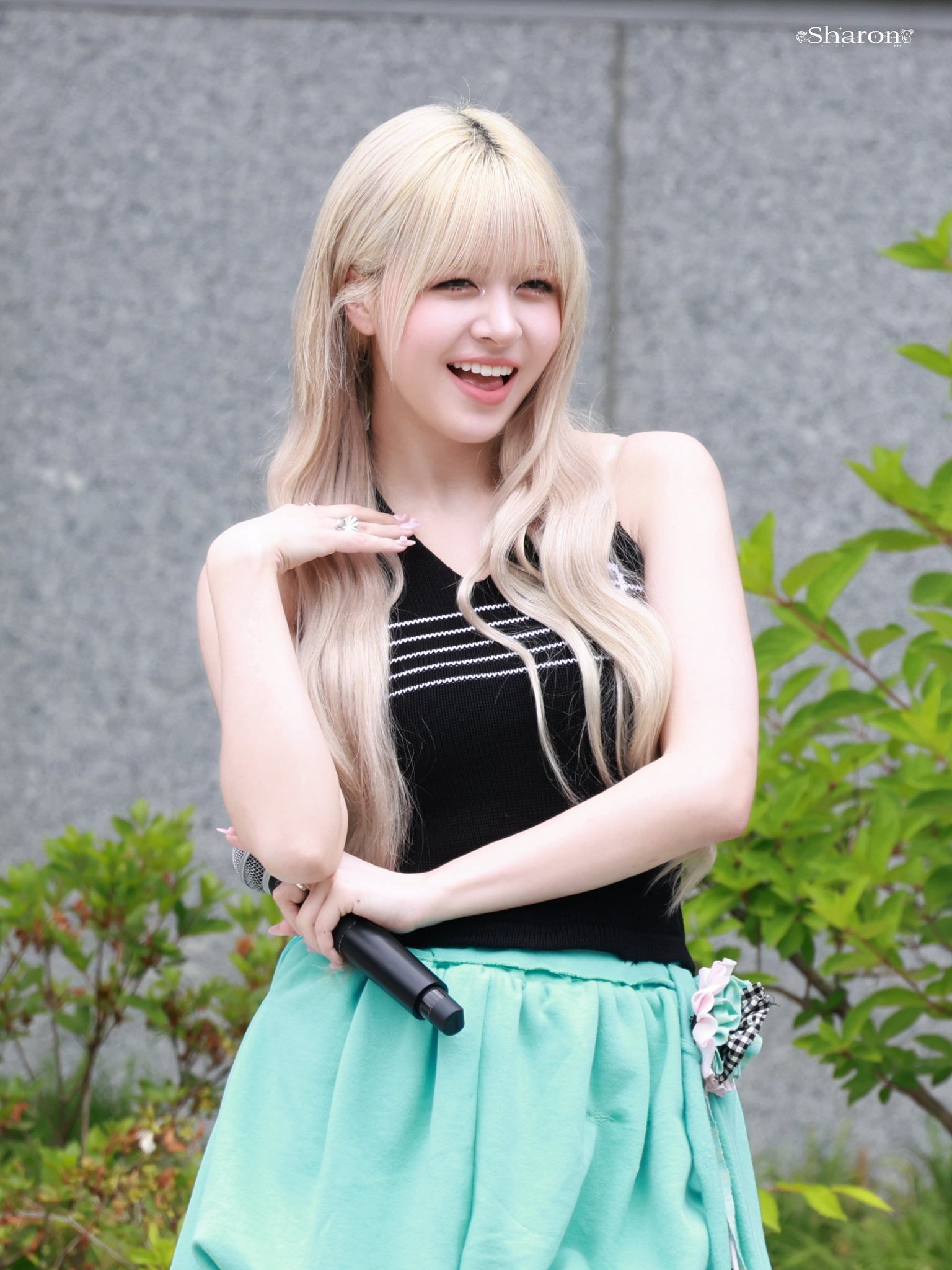Lily — 260523 LILY - at Mini Fanmeeting HQ Photos | kpopping