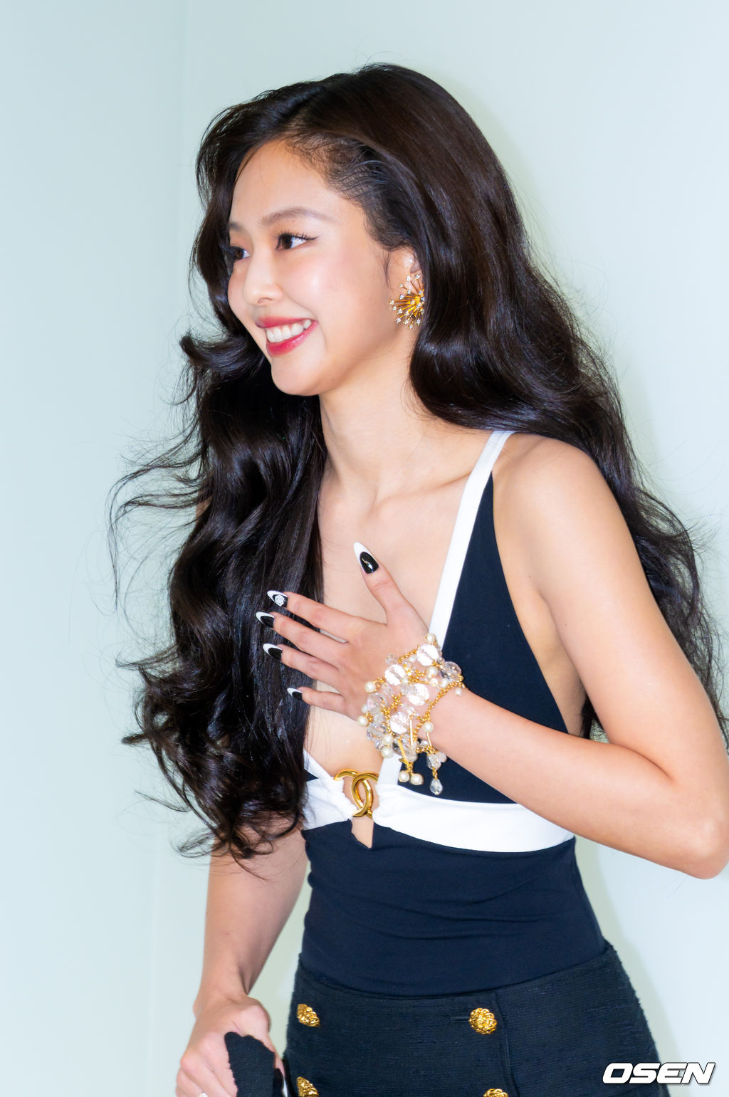 Jennie — BLACKPINK JENNIE for HERA Beauty 'BORN TO BE FREE