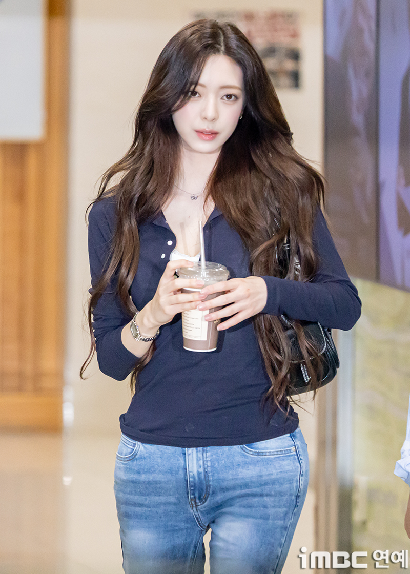 Yuna — 260525 YUNA- KBS Radio Commute HQ Photos | kpopping