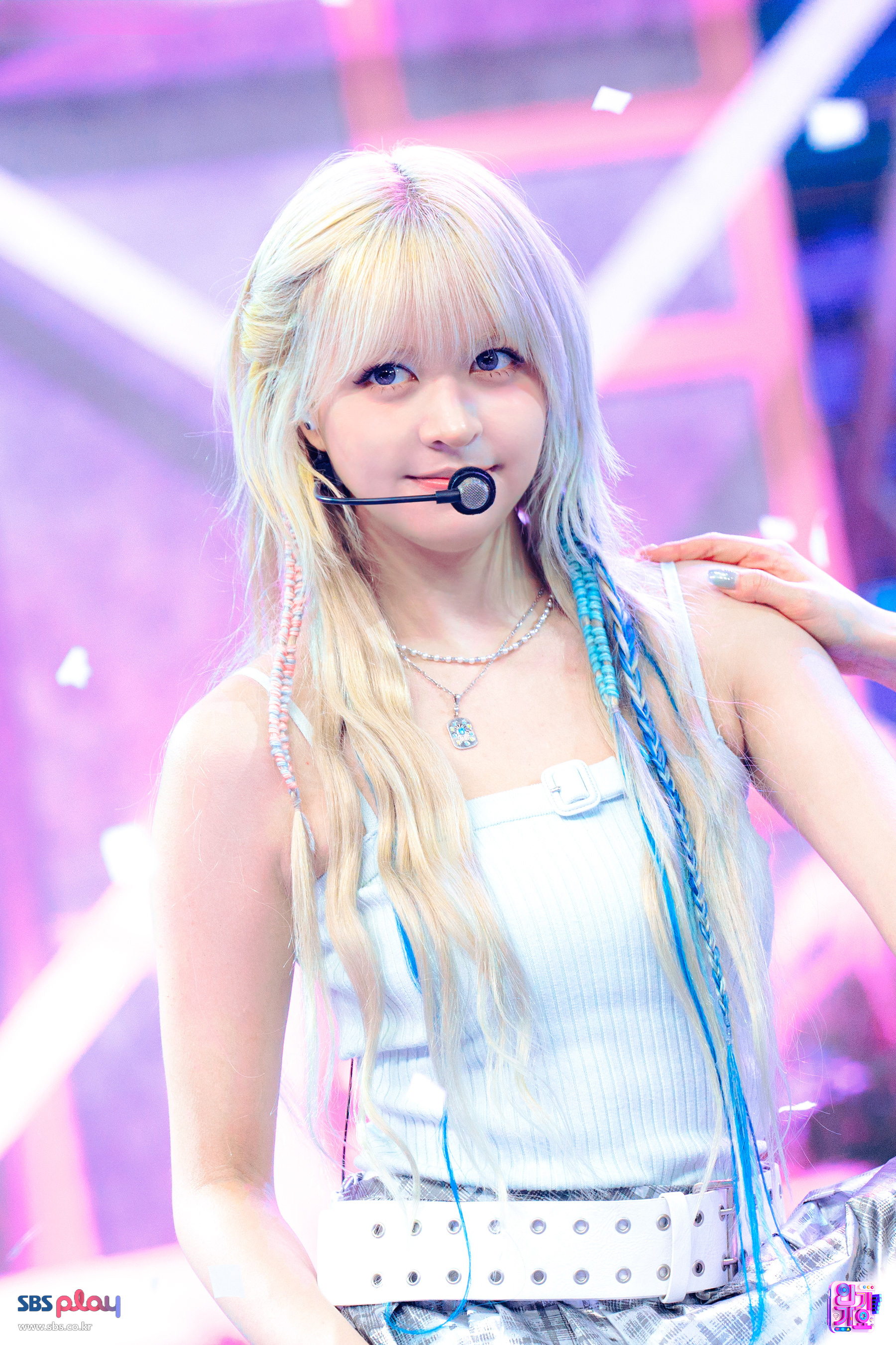 リリー NMIXX IDOUSTAGE ポップアップ lilym 中華 Lily — 241010 NMIXX Instagram Update - Lily HQ Photos | kpopping