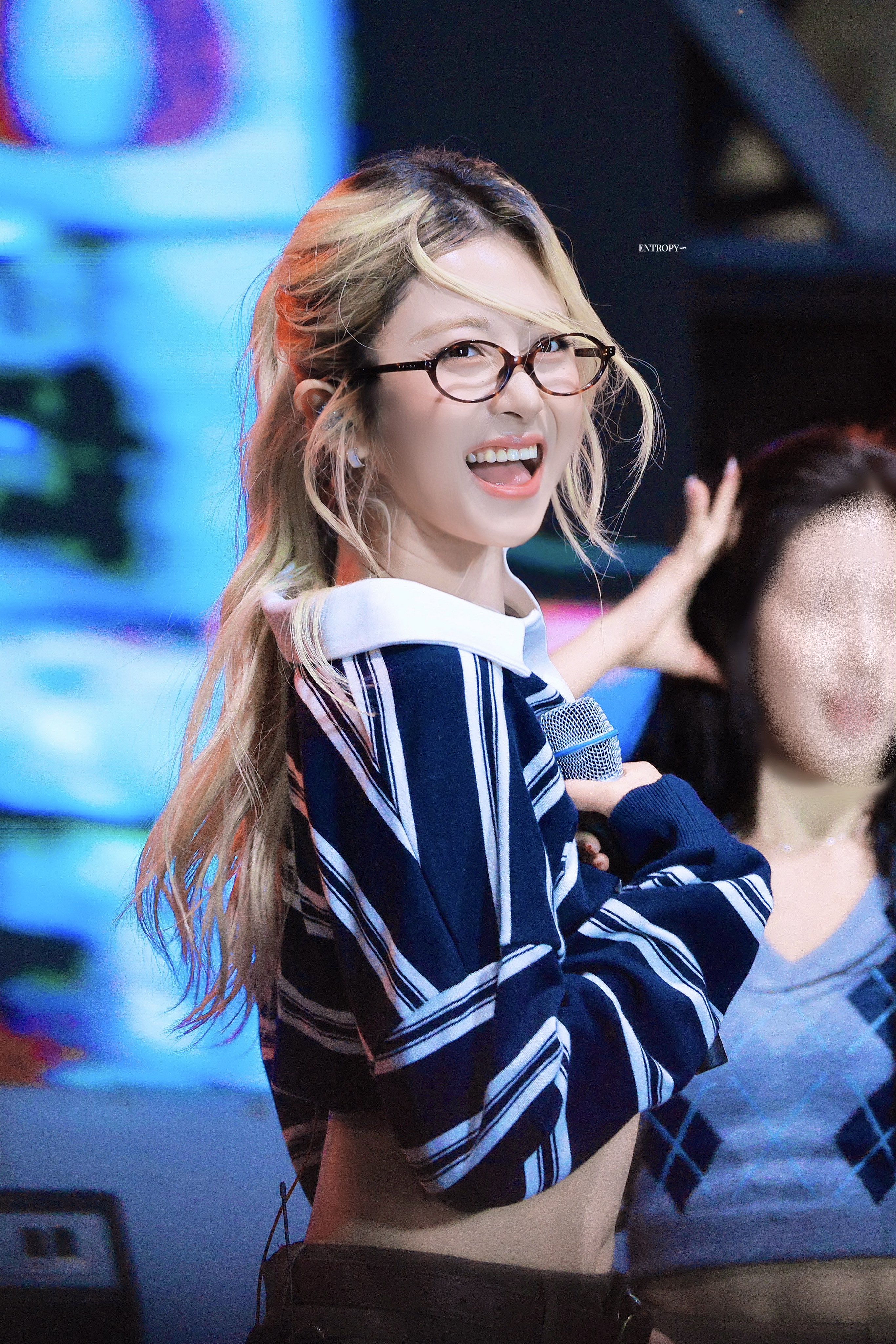 Huh Yunjin — 220512 LE SSERAFIM's Yun Jin - 'Fearless' at M
