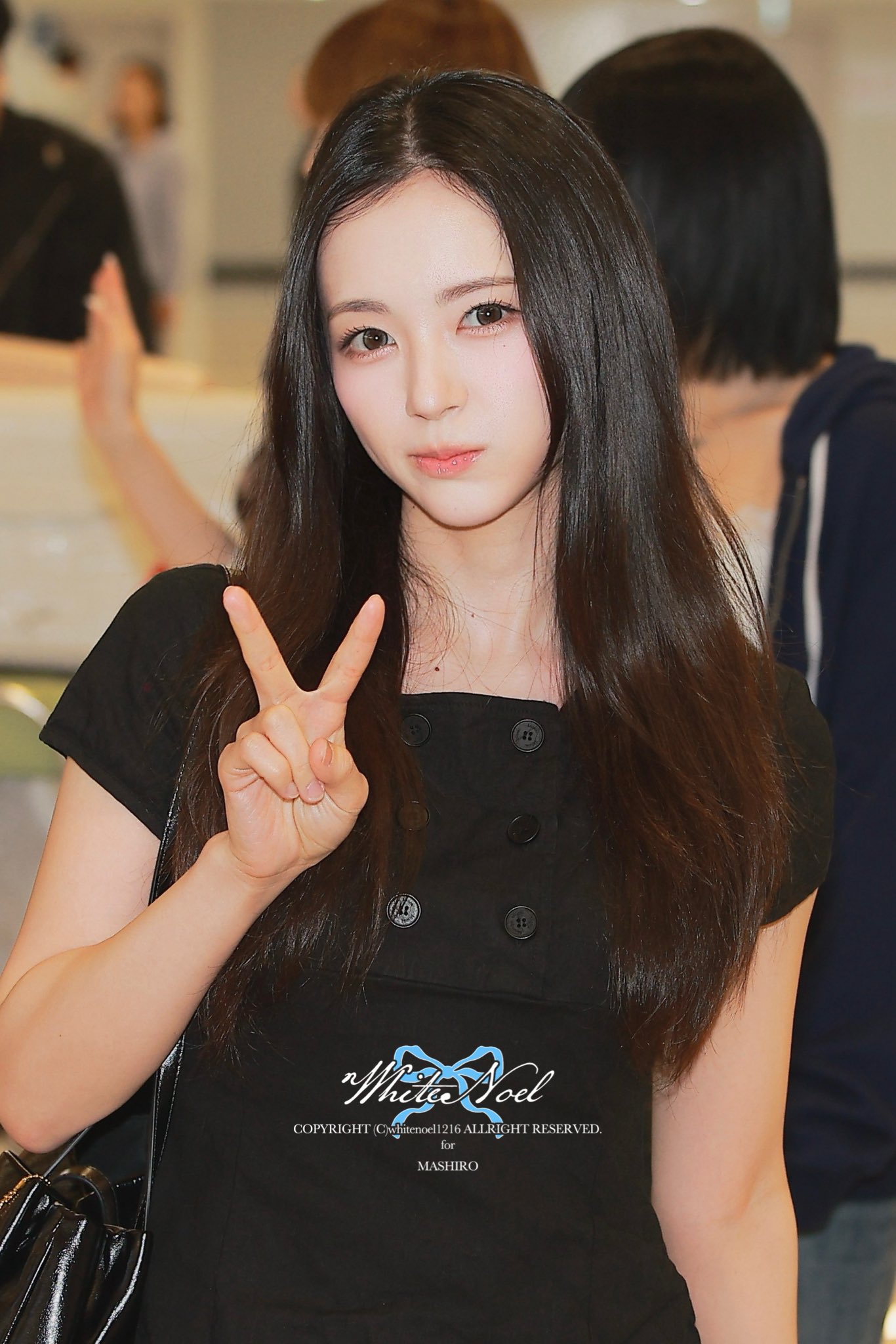 mashiro Mashiro — 251003 Mashiro at ICN/HND Airport HQ Photos | kpopping