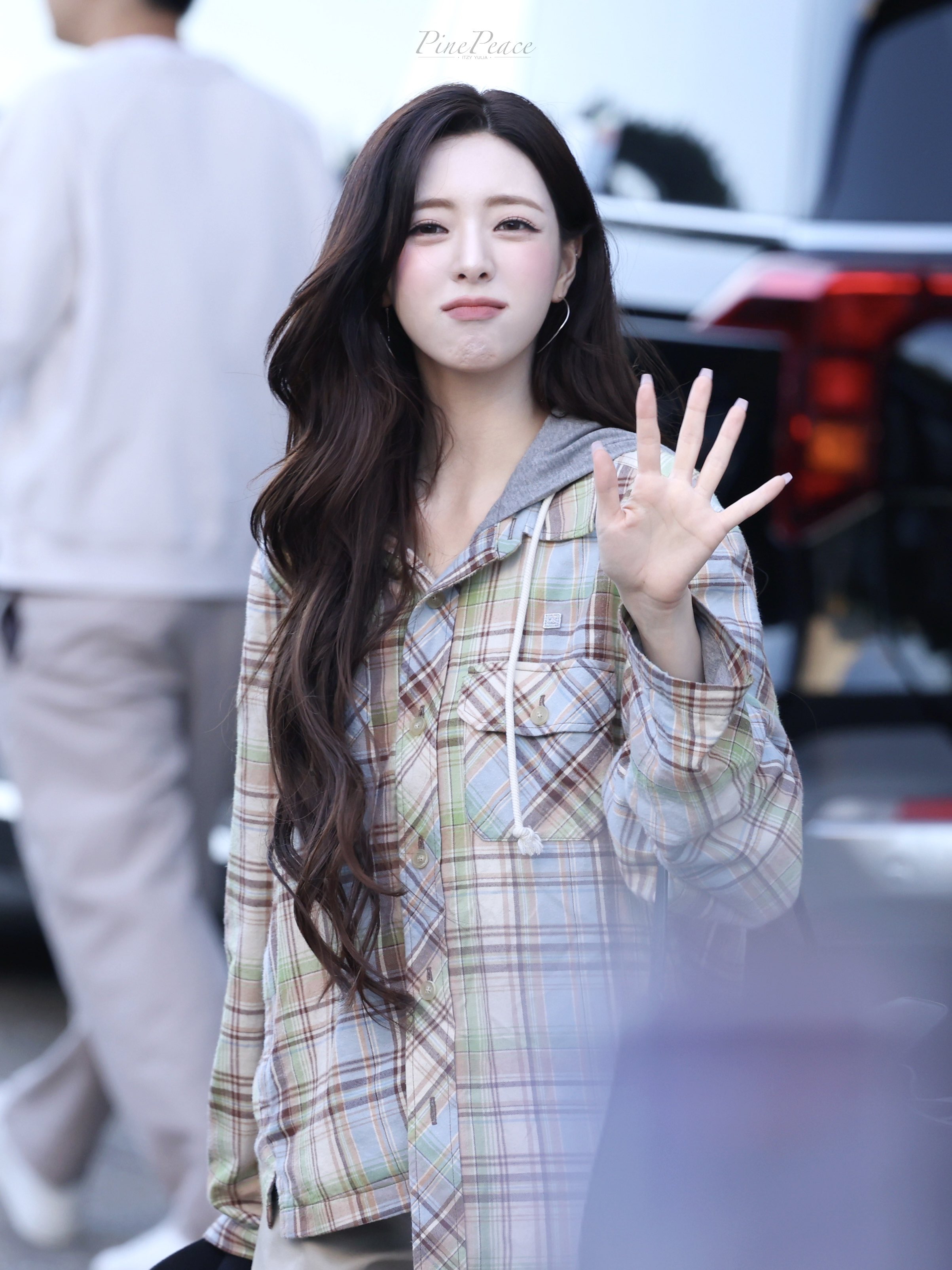 Yuna — 241027 YUNA at ITZY x TWINZY POP-UP STORE HQ Photos | kpopping