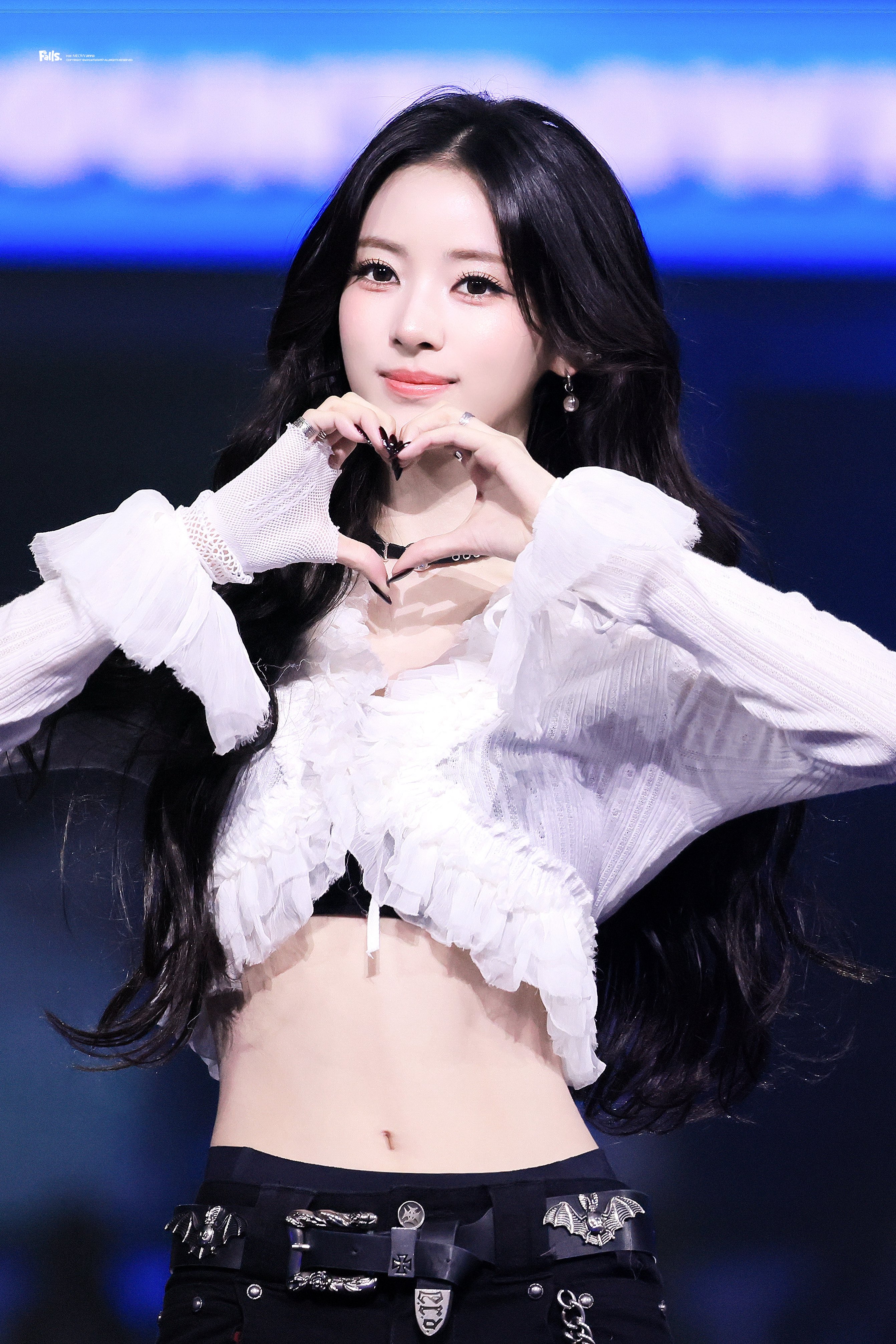 Anna — 241027 MEOVV X Update - Anna HQ Photos | kpopping