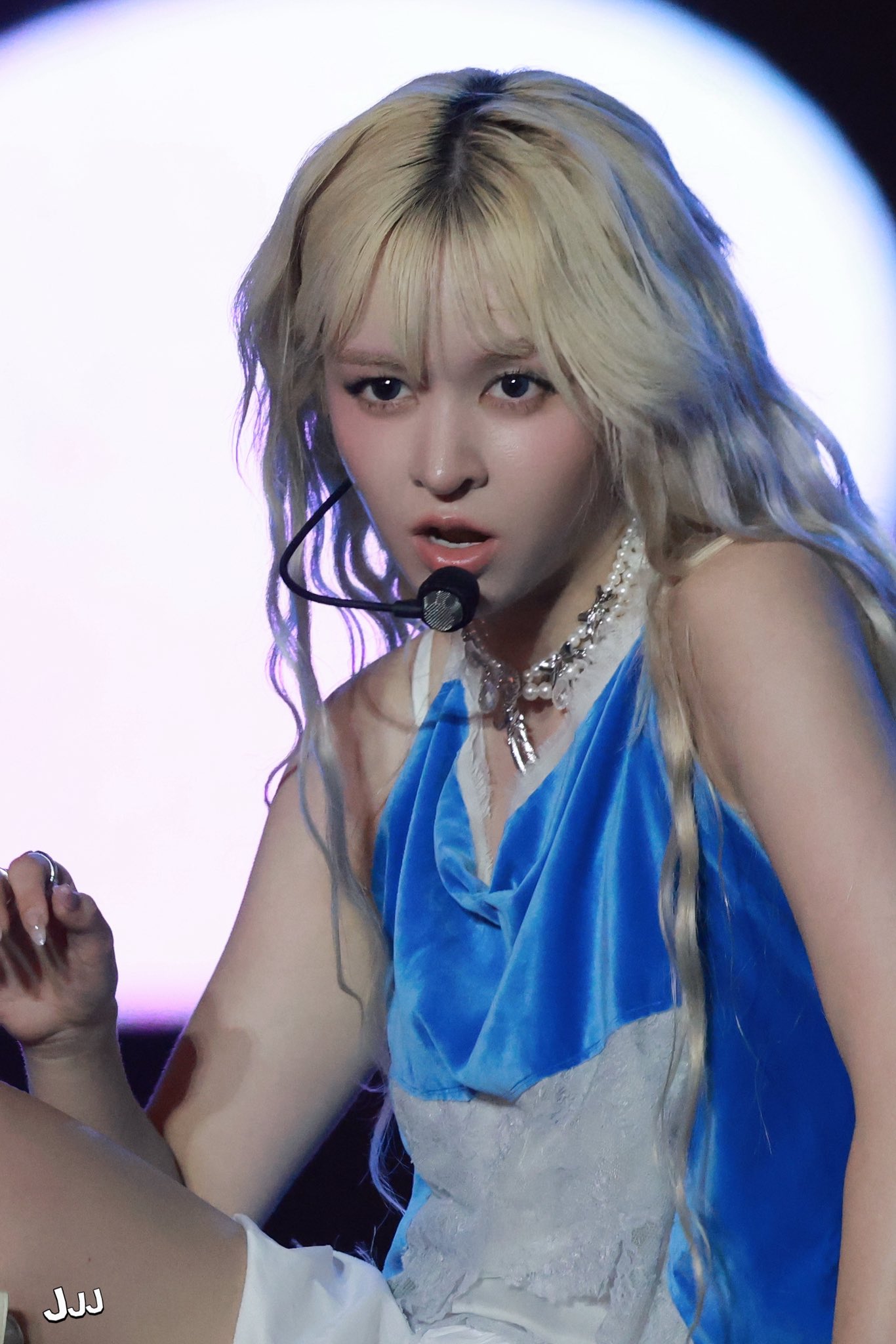 Lily — 250322 - NMIXX Members Twitter Update with LILY HQ Photos