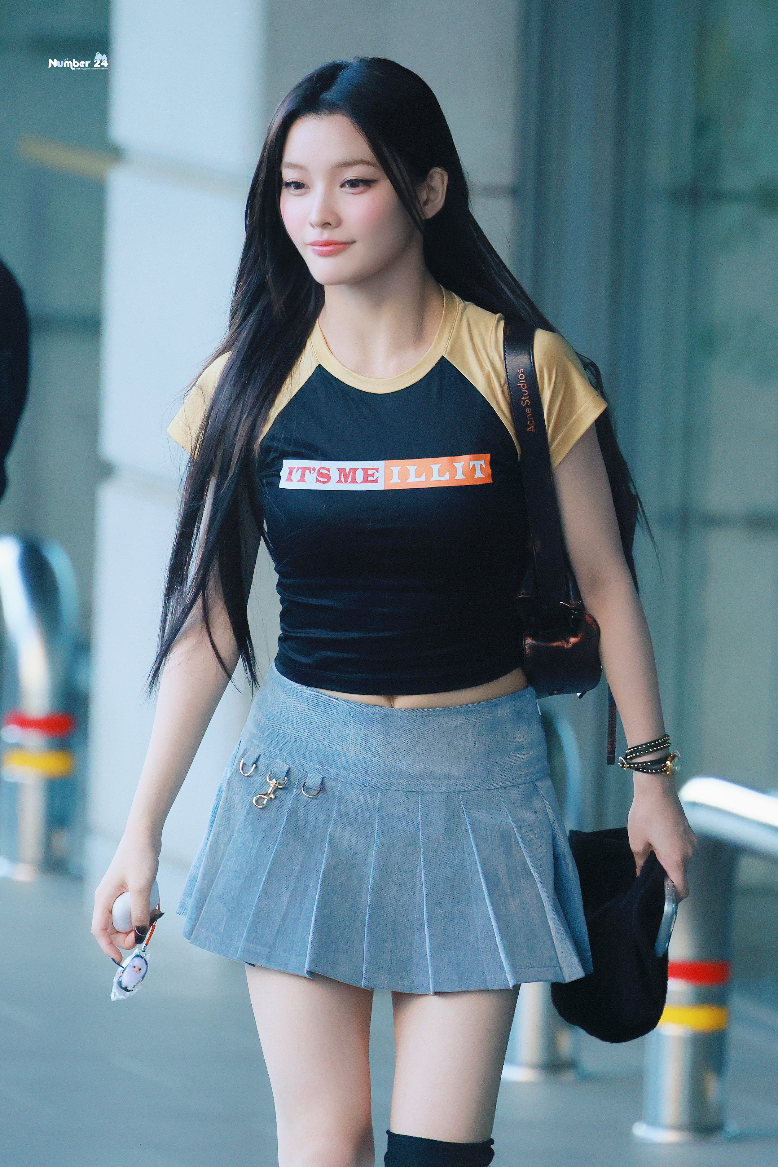 Iroha — 260529 IROHA - Music Bank Commute HQ Photos | kpopping