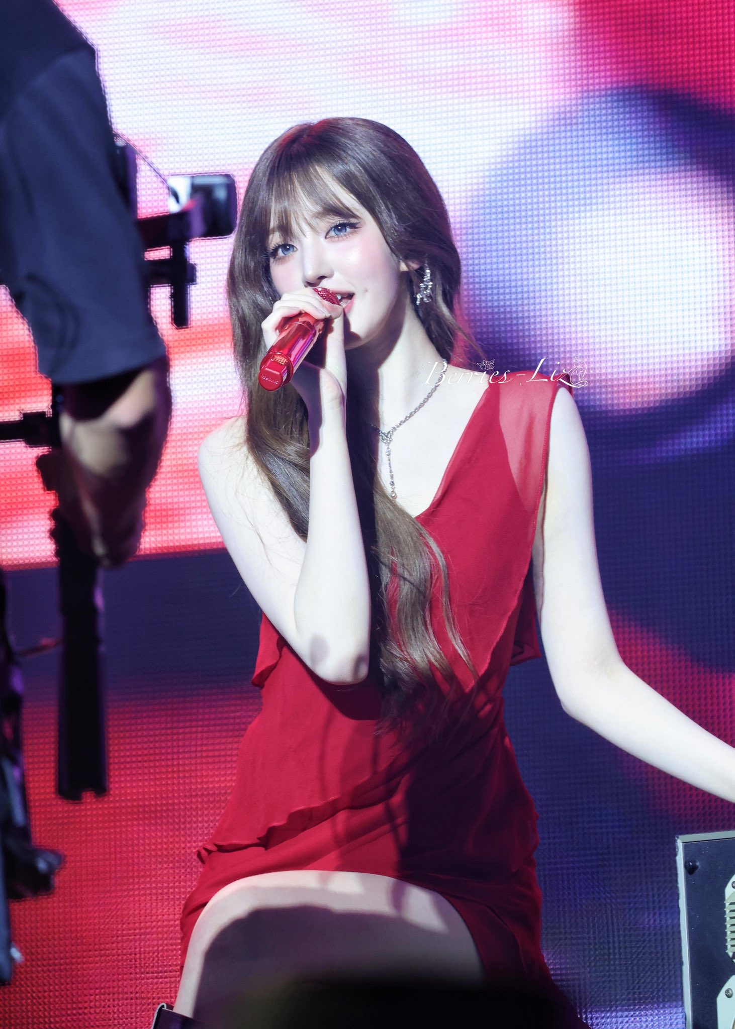 Liz — 250906 Liz “XOXZ” at Show! Music Core On-Site Photos HQ