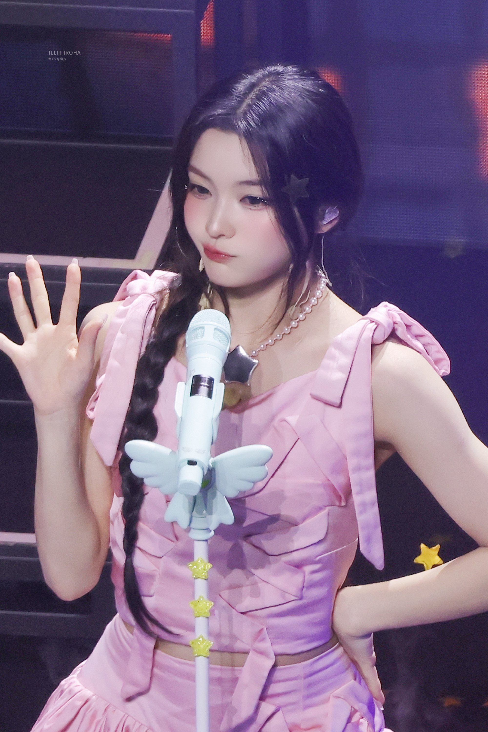 Iroha — 251220 Iroha at 2025 Melon Music Awards HQ Photos | kpopping