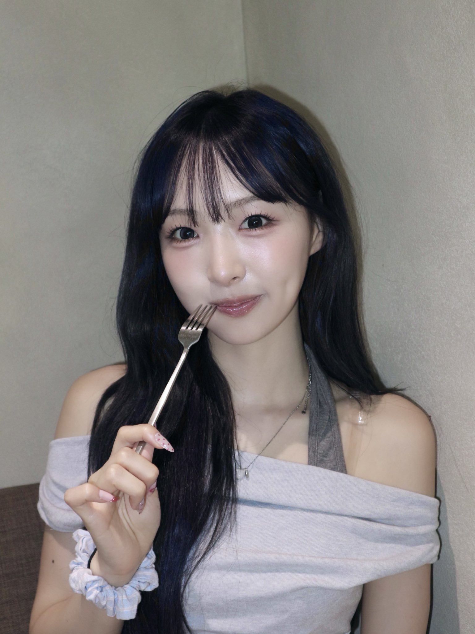 yumena  Yume — 241116 YUME Twitter Update HQ Photos