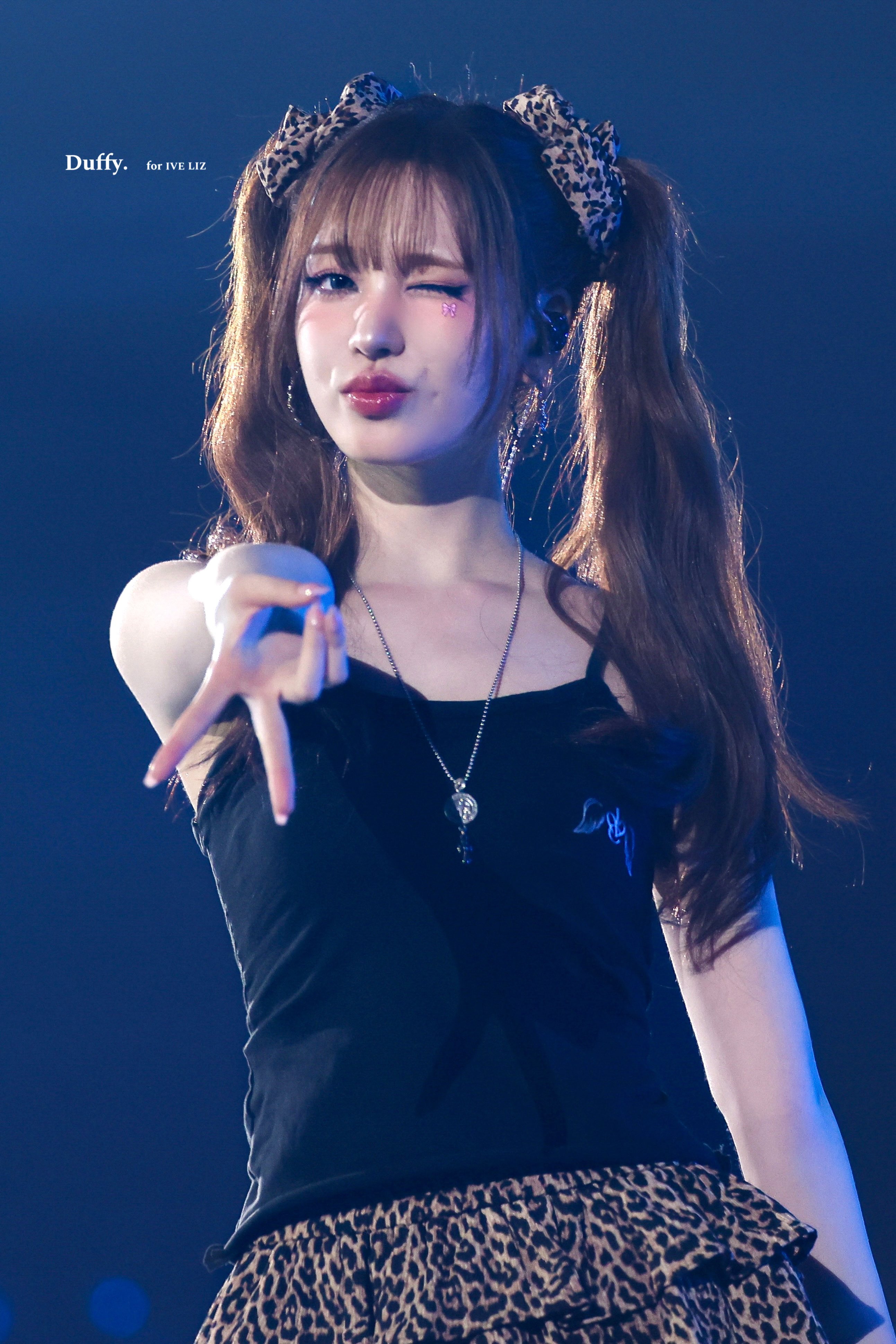 Liz — 250906 Liz “XOXZ” at Show! Music Core On-Site Photos HQ