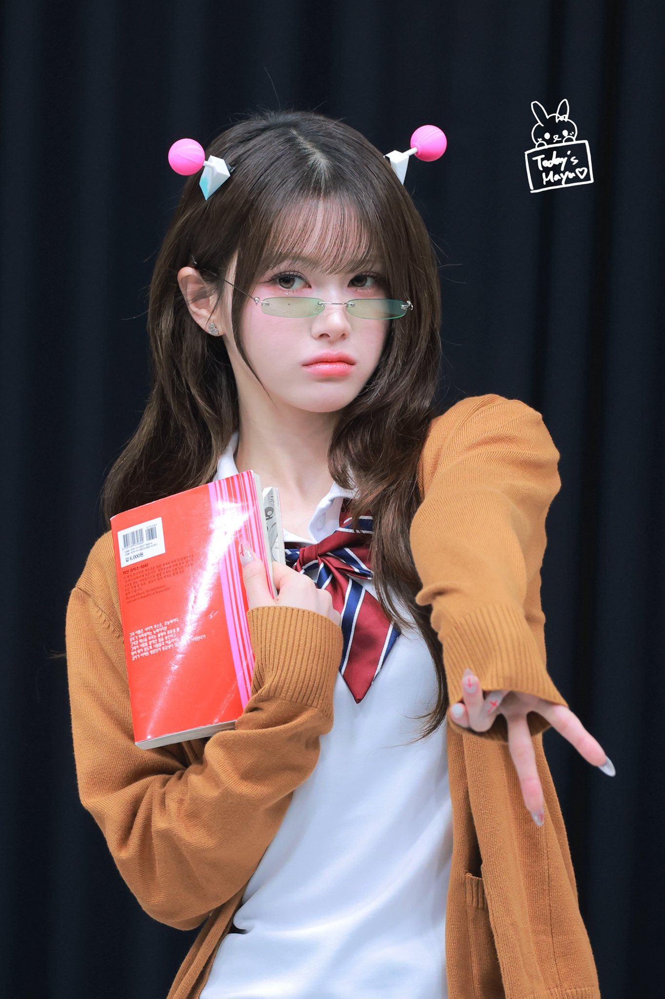 ★mayu★  Mayu — 260628 Mayu at Who's Fan Fansign Event HQ Photos | kpopping