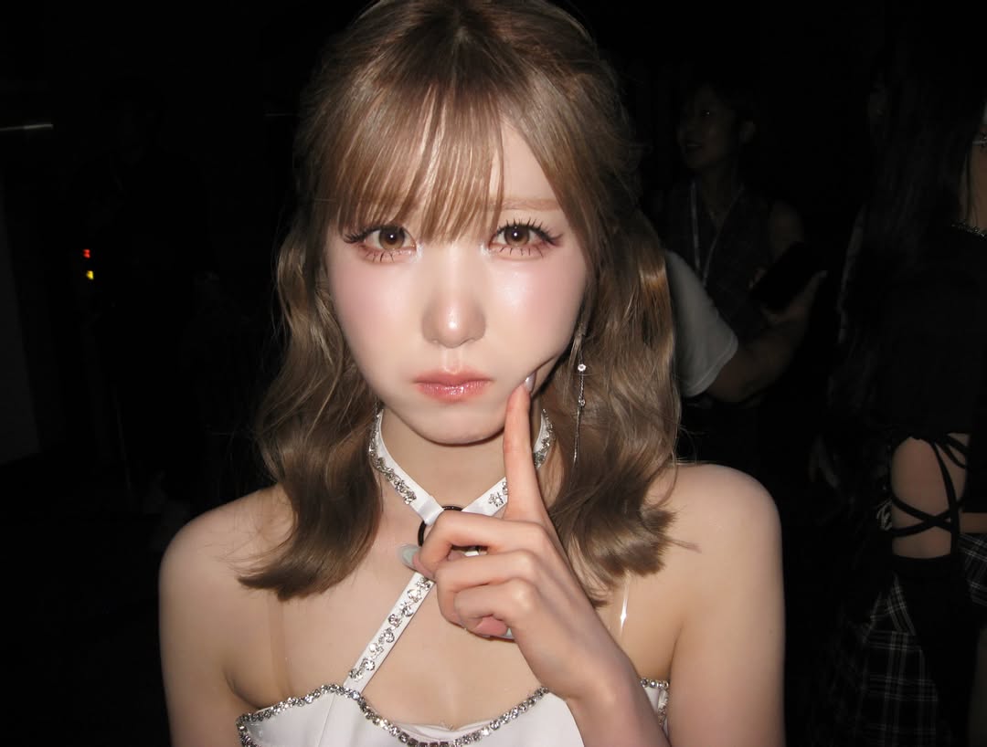 Hitomi — 260622 HITOMI INSTAGRAM UPDATE HQ Photos