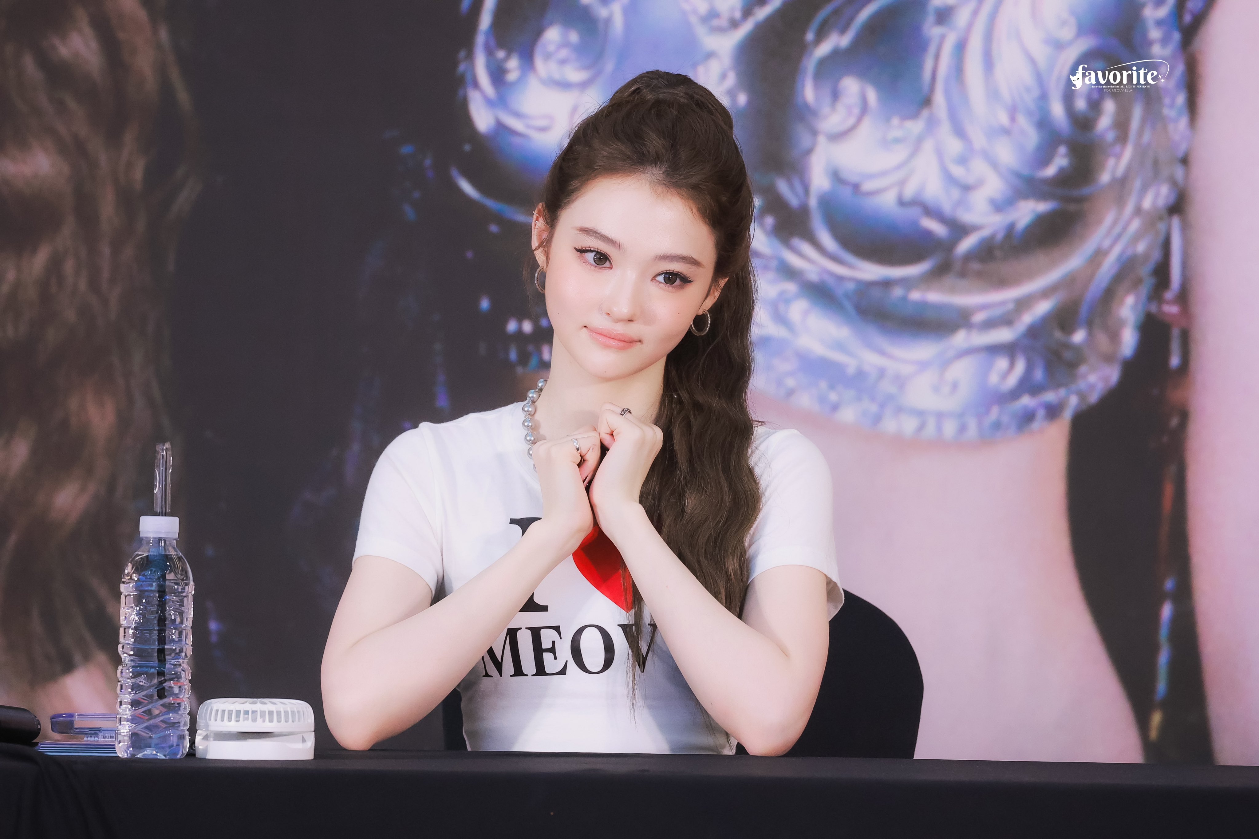 ELLA ページ Ella — 260704 Ella at Fansign Event HQ Photos | kpopping