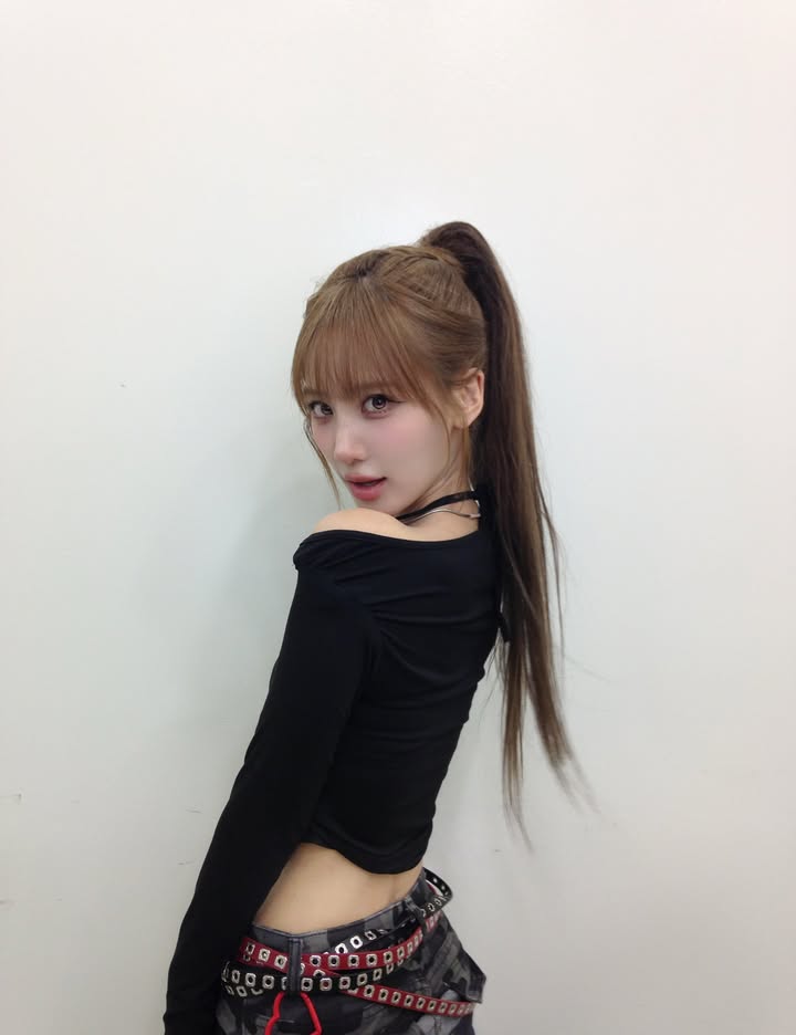 Hayun — 260708 Hayun Instagram Update HQ Photos | kpopping