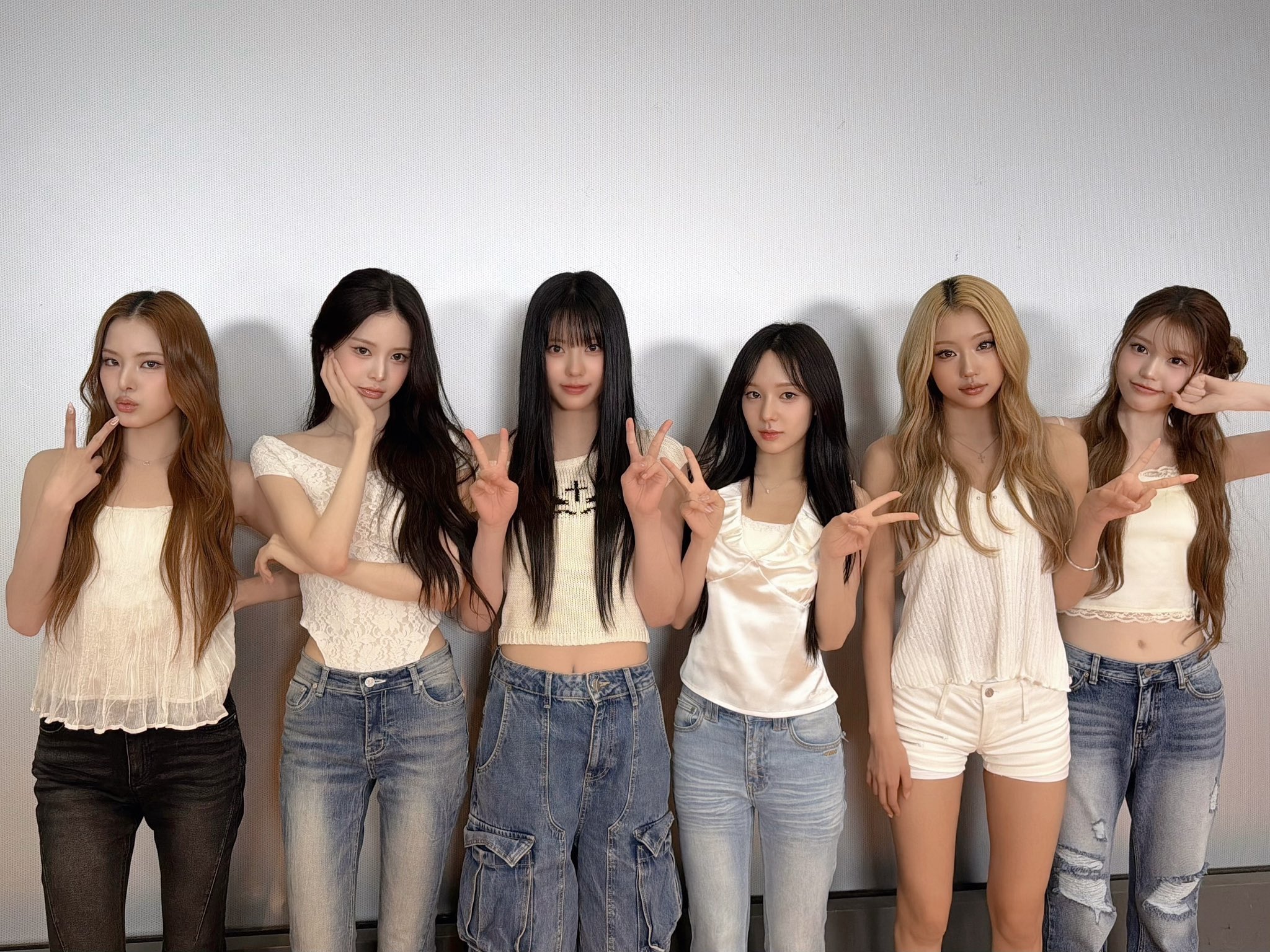izna (이즈나) — K-pop Group Profile | kpopping