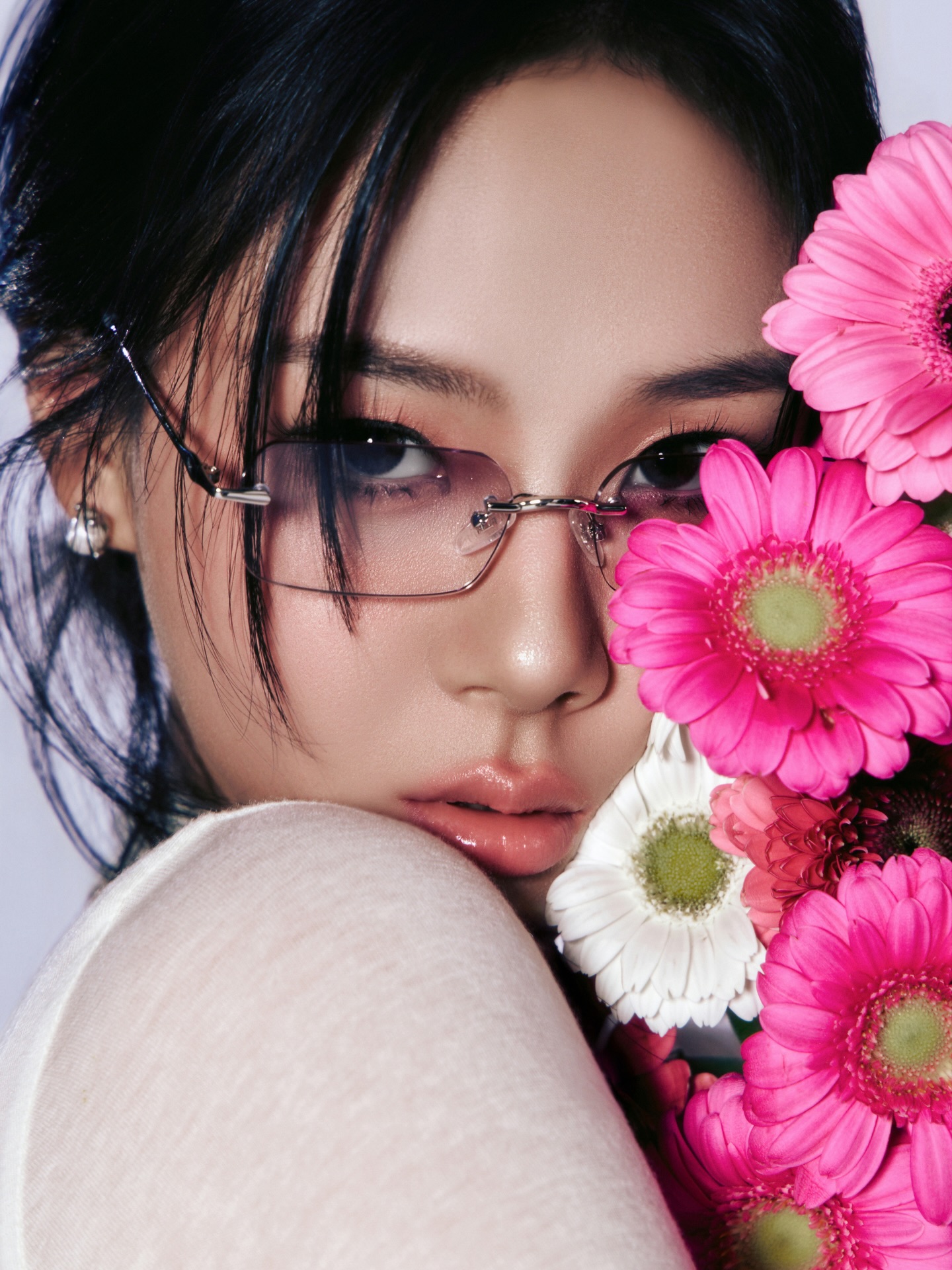 BIBI — 221119 BIBI- WEVERSE Magazine 'LowLife Princess: Noir