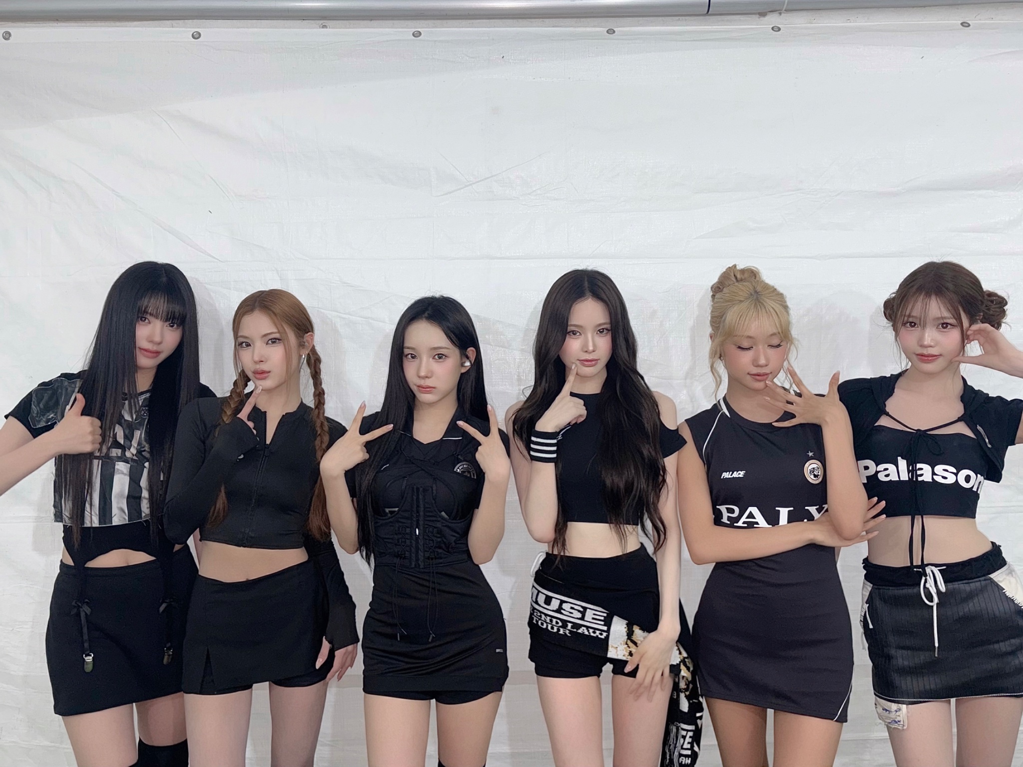 izna (이즈나) — K-pop Group Profile | kpopping